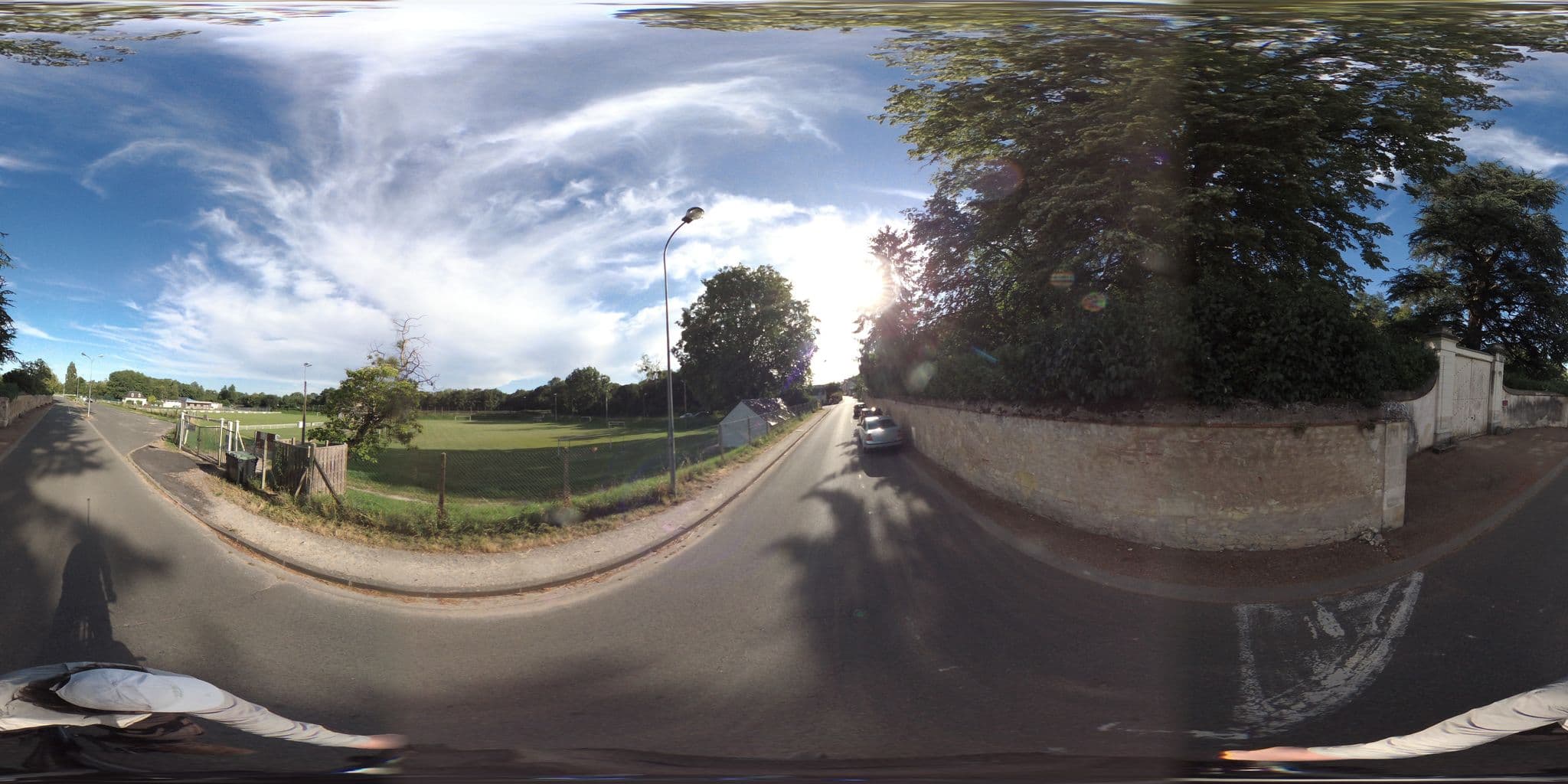 Street view near Le Manoir du Grand Echeneau, Vouvray — © geovelo (CC BY-SA · Mapillary)