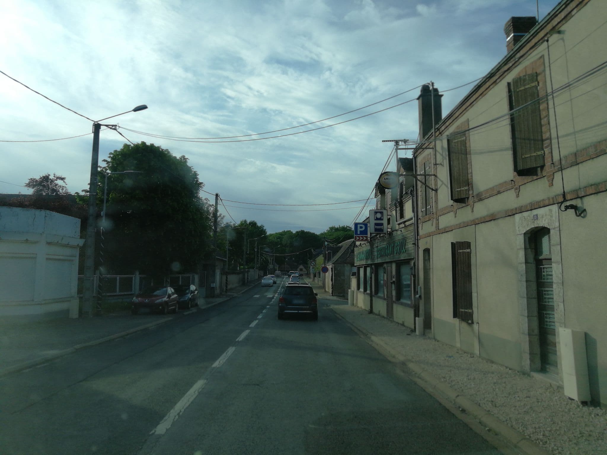 Street view near Le Kangourou, Barjouville — © jerome_pietri (CC BY-SA · Mapillary)