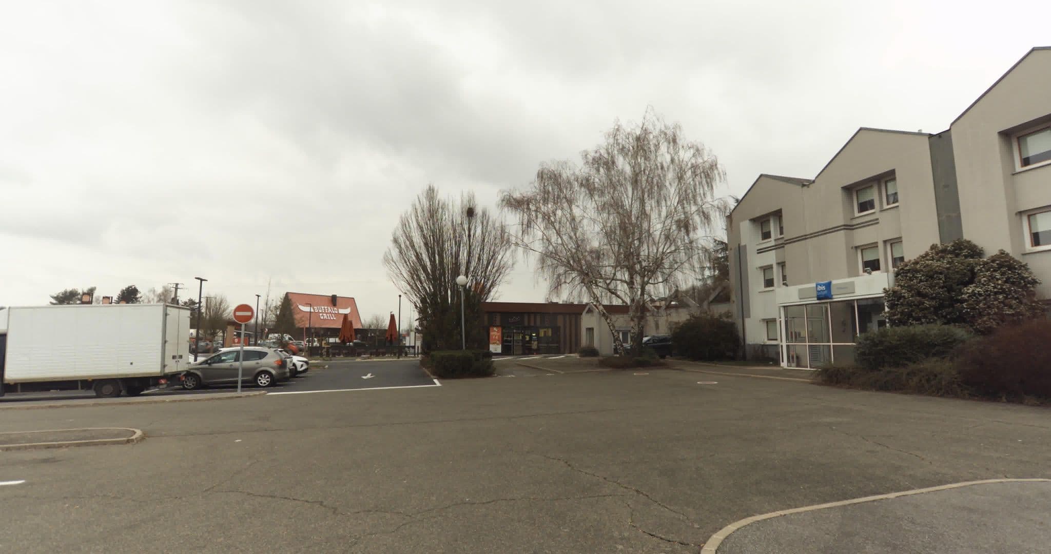 Street view near Etap Hôtel Chateaudun, Châteaudun — © sogefi (CC BY-SA · Mapillary)
