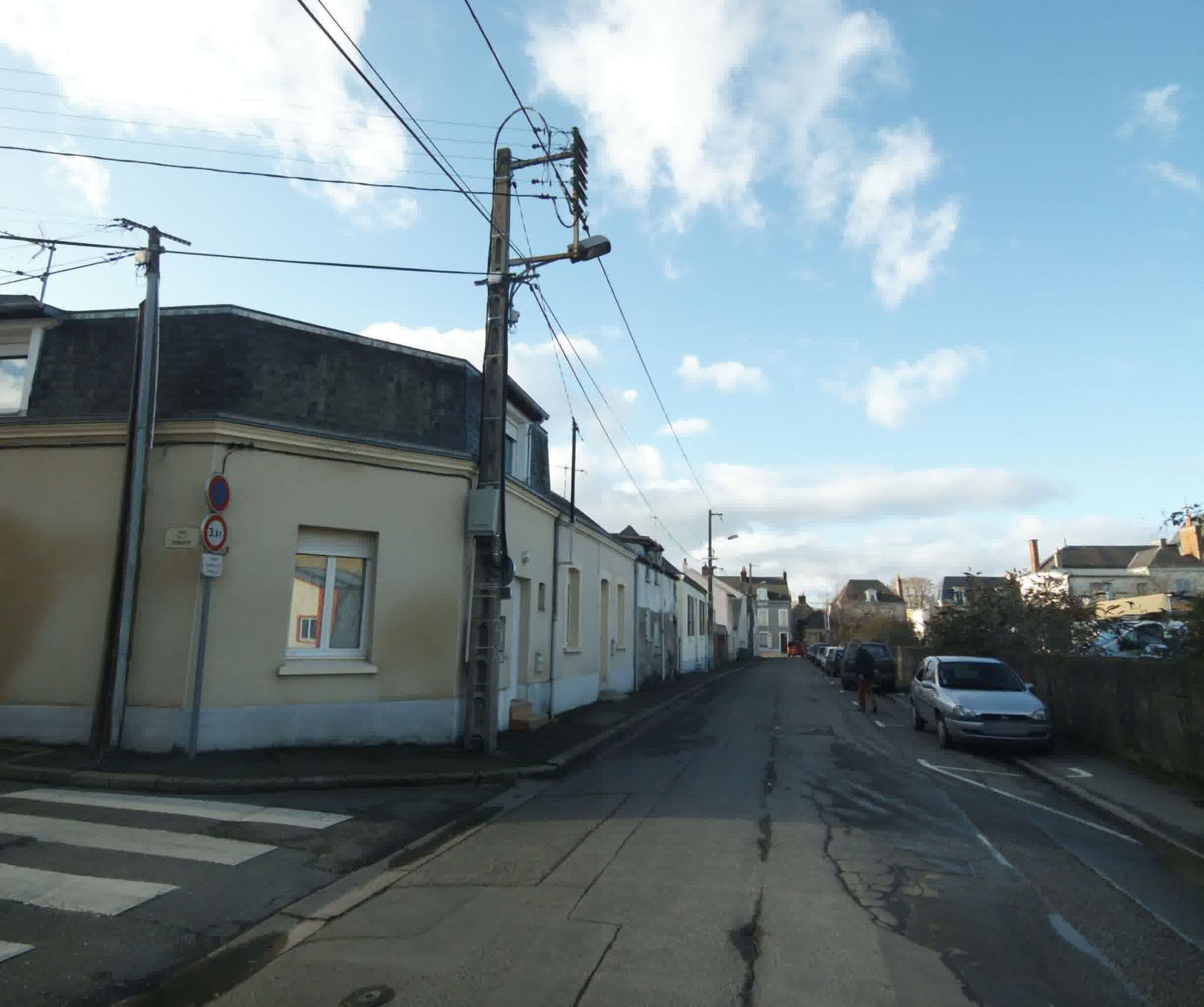 Street view near Maison Acacias le Mans, Le Mans — © sogefi (CC BY-SA · Mapillary)