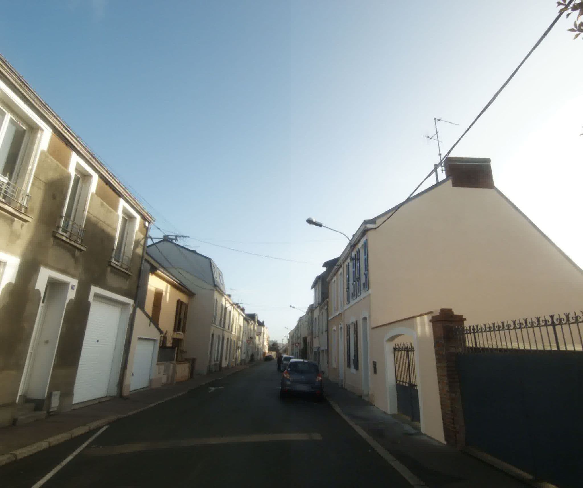 Street view near Gaignon Jean-Pierre, Le Mans — © sogefi (CC BY-SA · Mapillary)