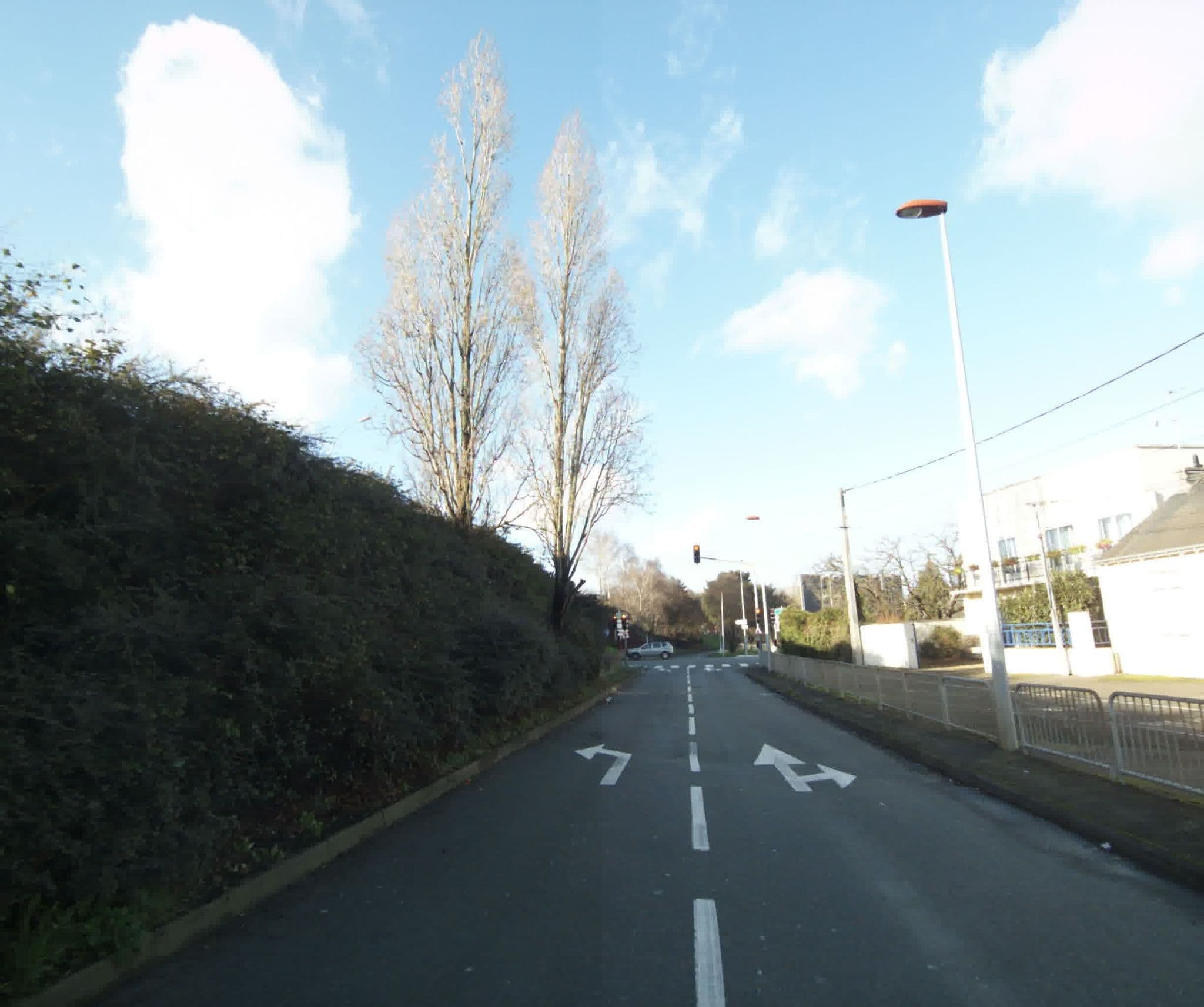 Street view near Les Vergnes Mancelles, Le Mans — © sogefi (CC BY-SA · Mapillary)