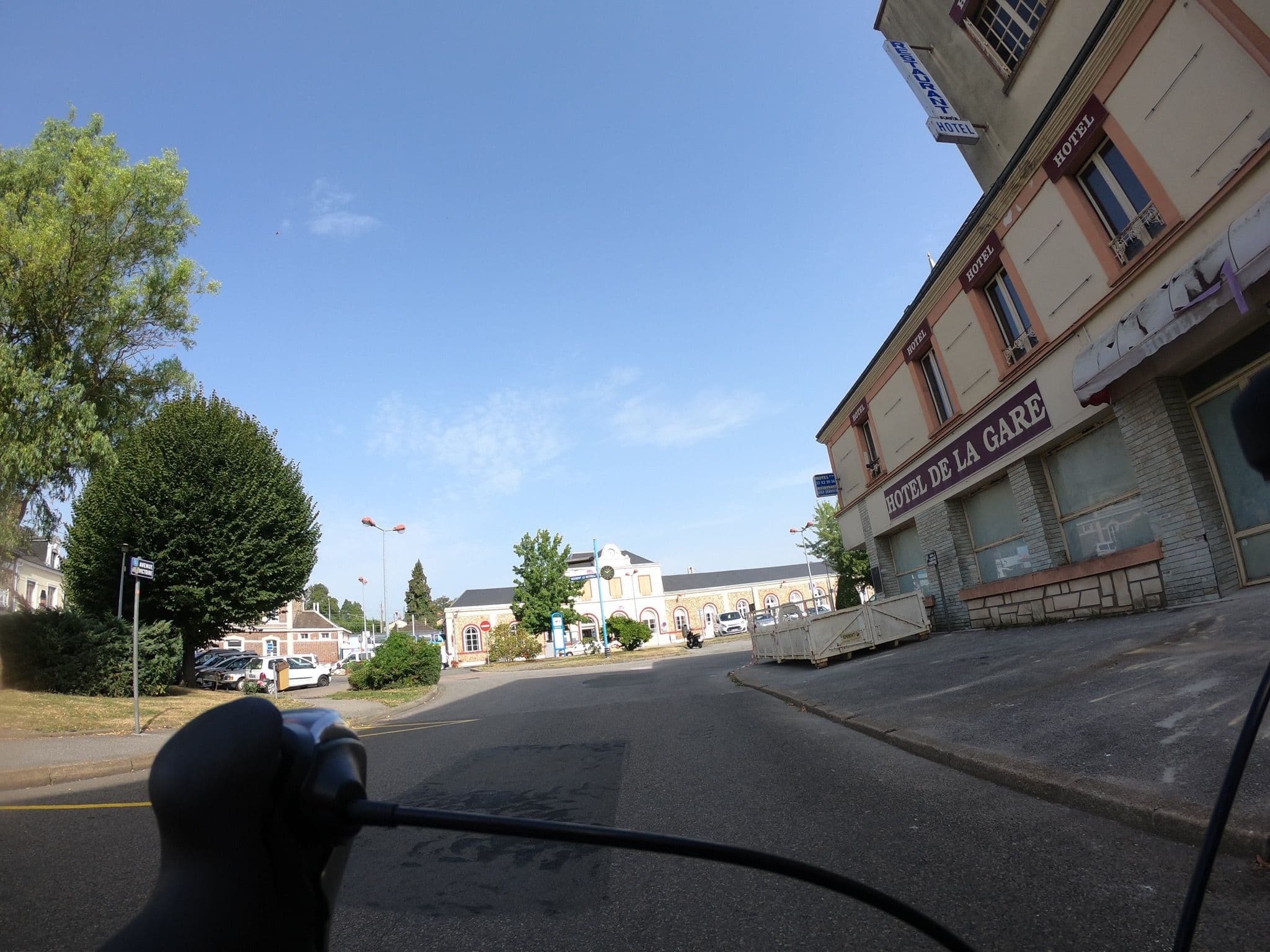 Street view near Hôtel de la Gare, Nogent-le-Rotrou — © htonchia (CC BY-SA · Mapillary)