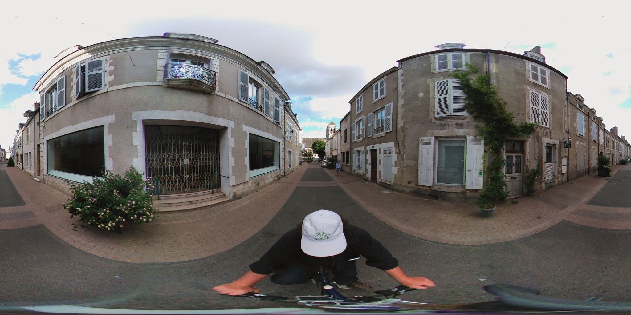 Street view near Le clos chambres d'hotes, Mer — © geovelo (CC BY-SA · Mapillary)