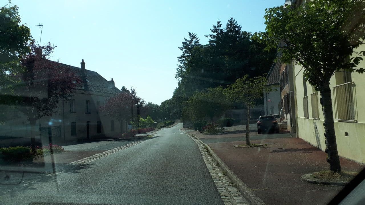 Street view near Chateau du Courtalain, Arrou — © lluc (CC BY-SA · Mapillary)