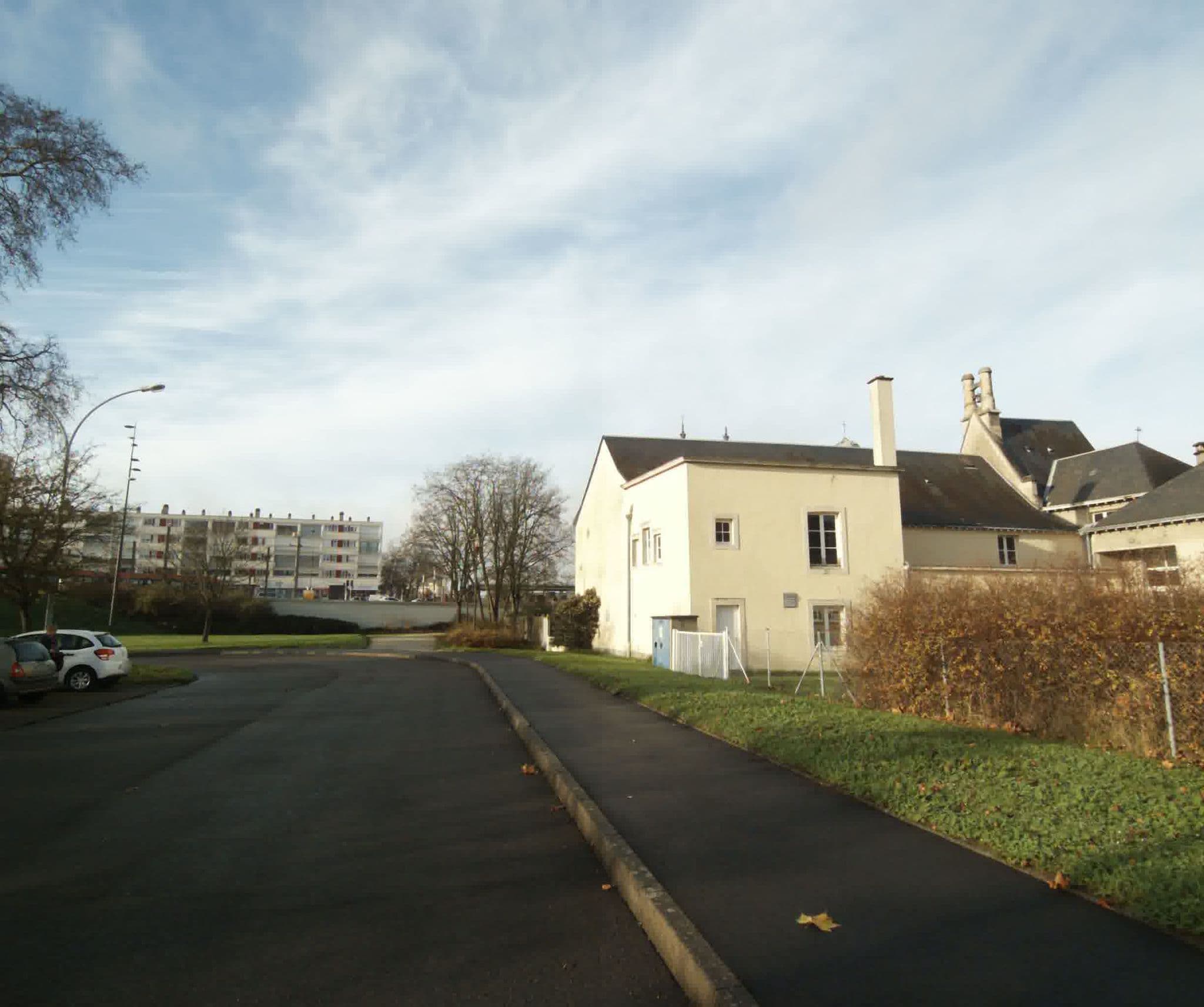 Street view near L'Ecole des Garçons, Le Mans — © sogefi (CC BY-SA · Mapillary)