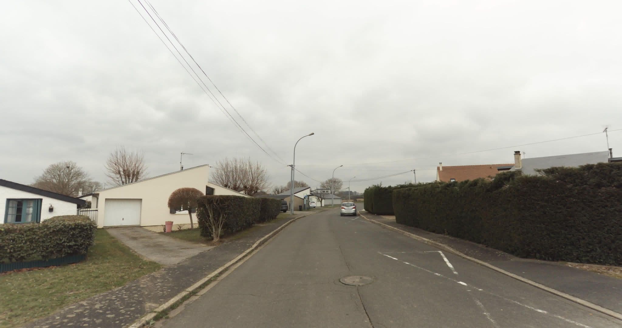 Street view near Centre de Loisirs Bois des Gâts, Châteaudun — © sogefi (CC BY-SA · Mapillary)