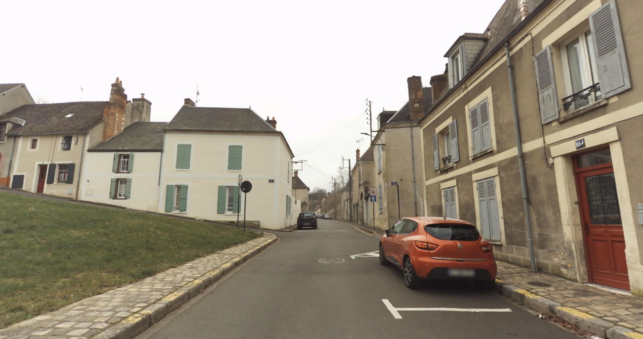 Street view near Les Récollets, Châteaudun — © sogefi (CC BY-SA · Mapillary)
