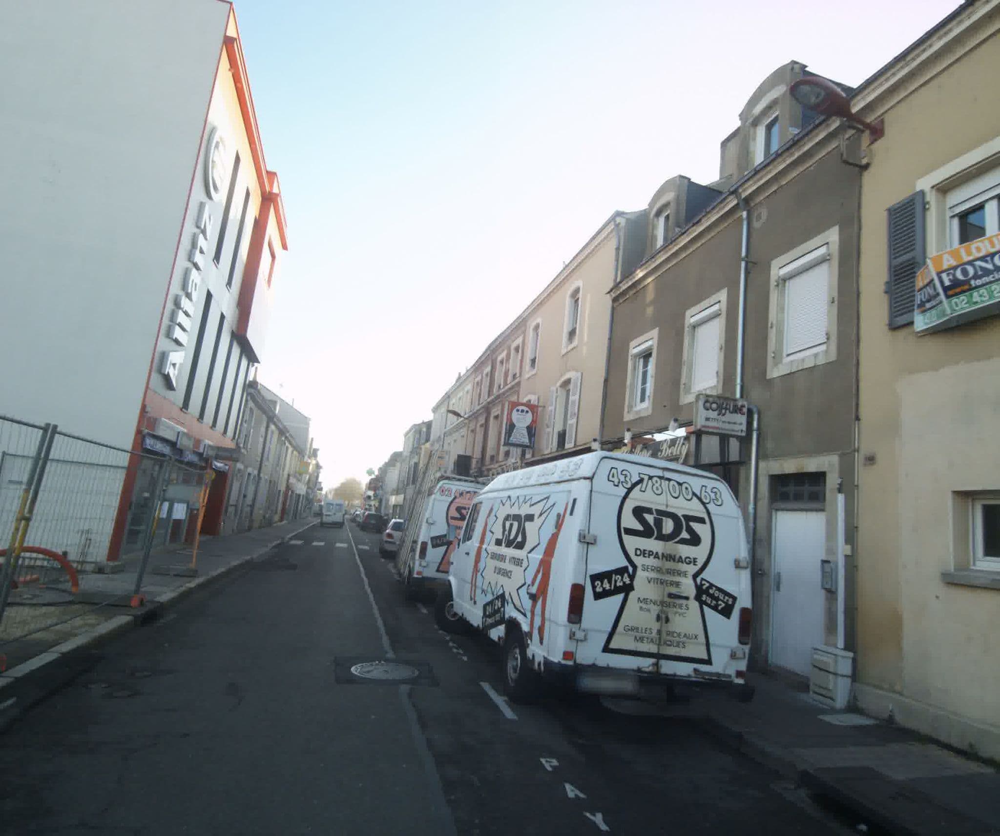 Street view near La Glacière, Le Mans — © sogefi (CC BY-SA · Mapillary)