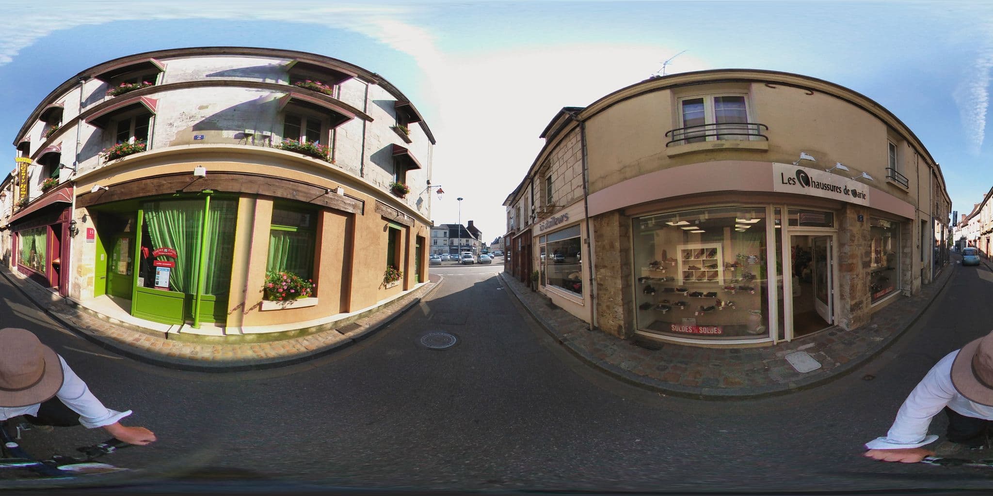 Street view near Hostellerie Genty Home, Mortagne-au-Perche — © geovelo (CC BY-SA · Mapillary)