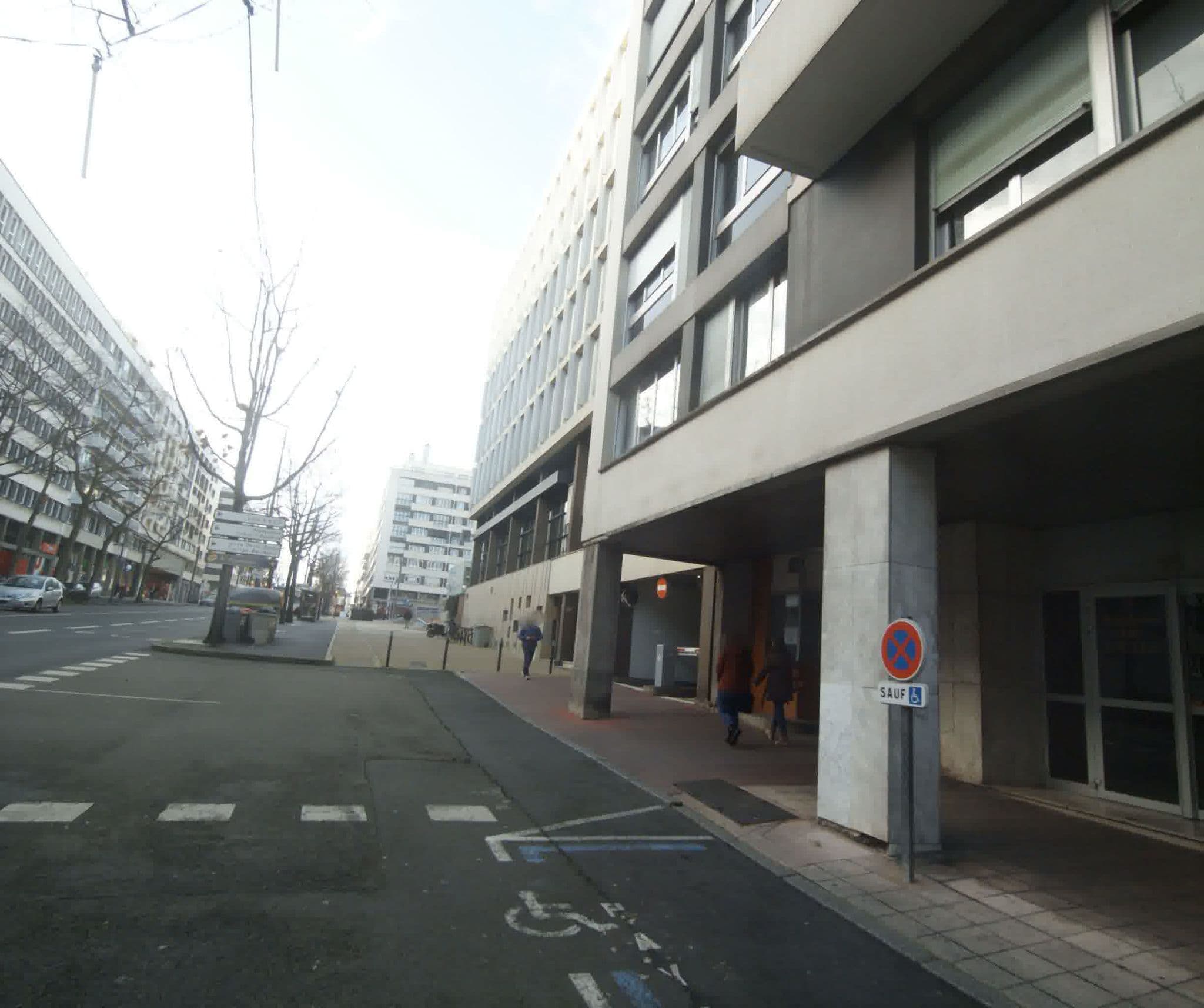 Street view near Le Mans City Modern & Design, Le Mans — © sogefi (CC BY-SA · Mapillary)