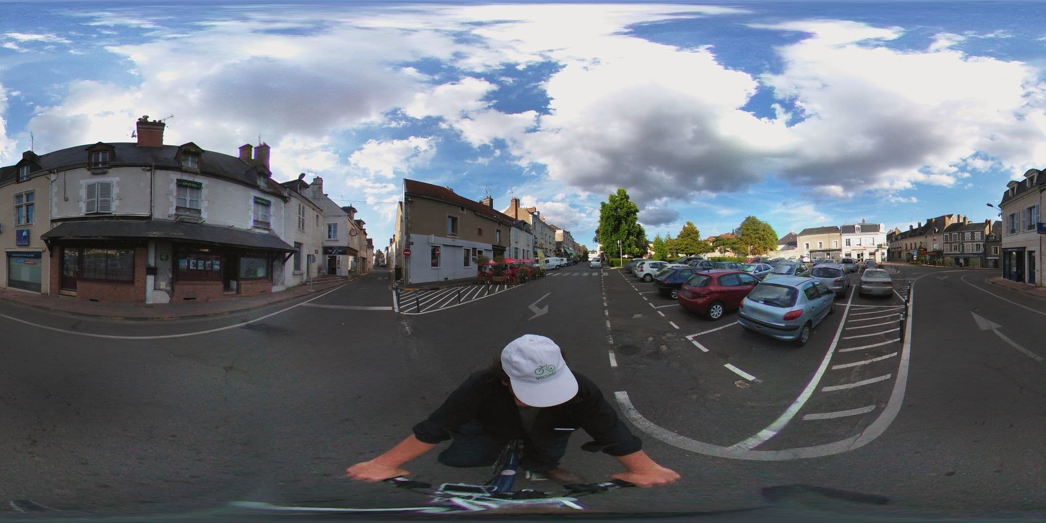 Street view near Four A Ban, Mer — © geovelo (CC BY-SA · Mapillary)