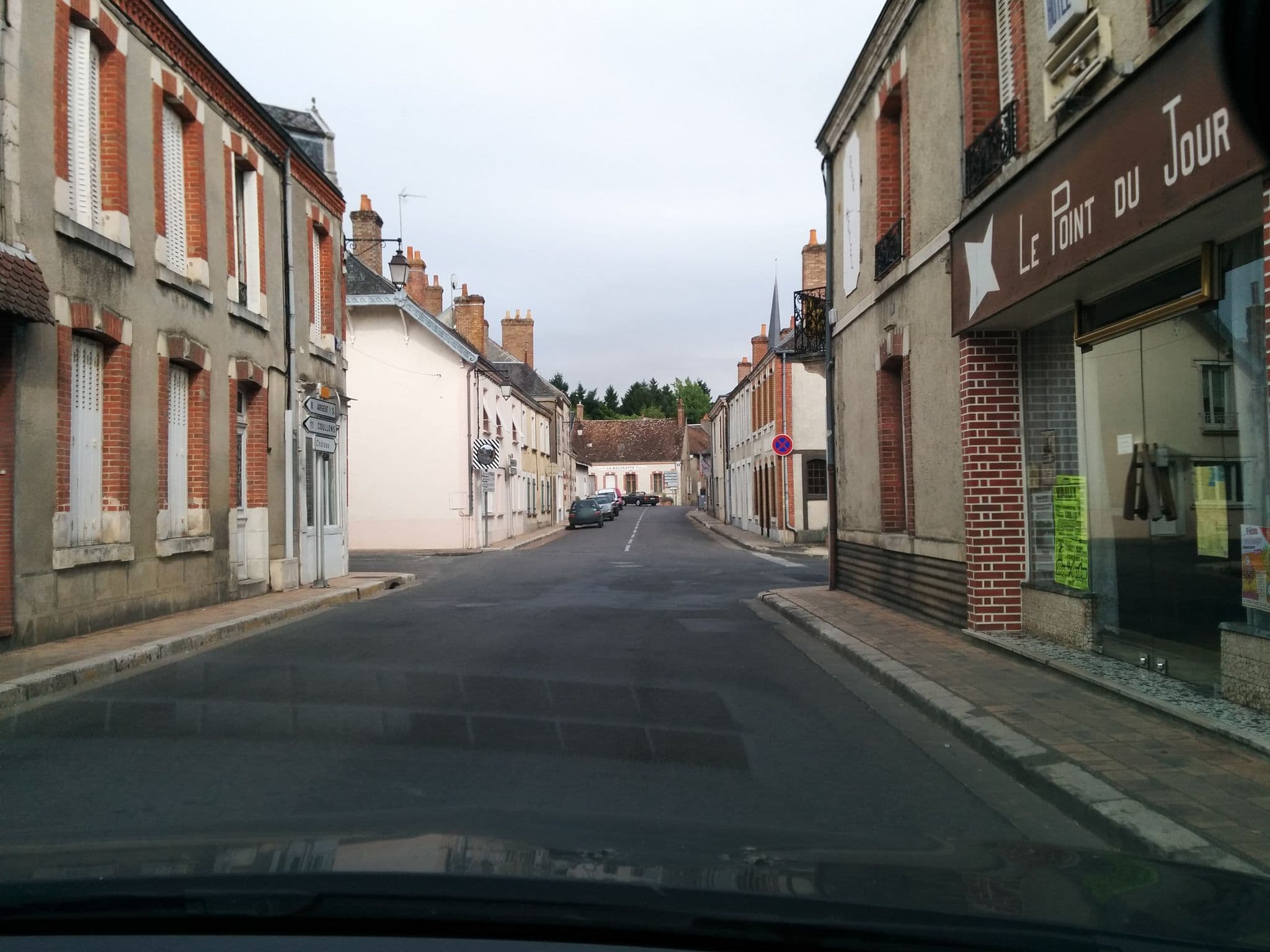 Street view near Hôtel du Point du Jour, Blancafort — © moktarama (CC BY-SA · Mapillary)