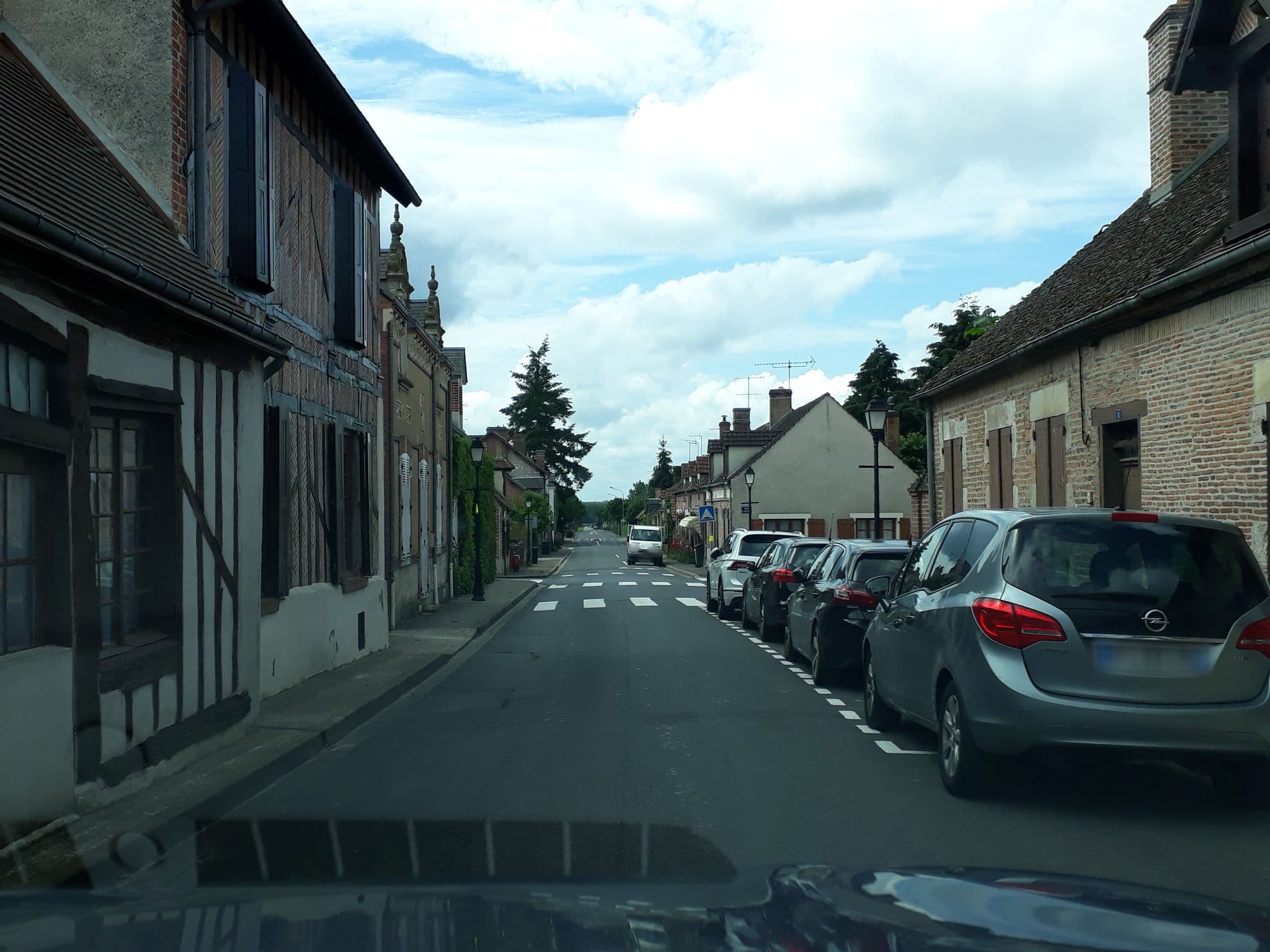 Street view near Center Parcs Resorts France, Chaumont-sur-Tharonne — © df45 (CC BY-SA · Mapillary)