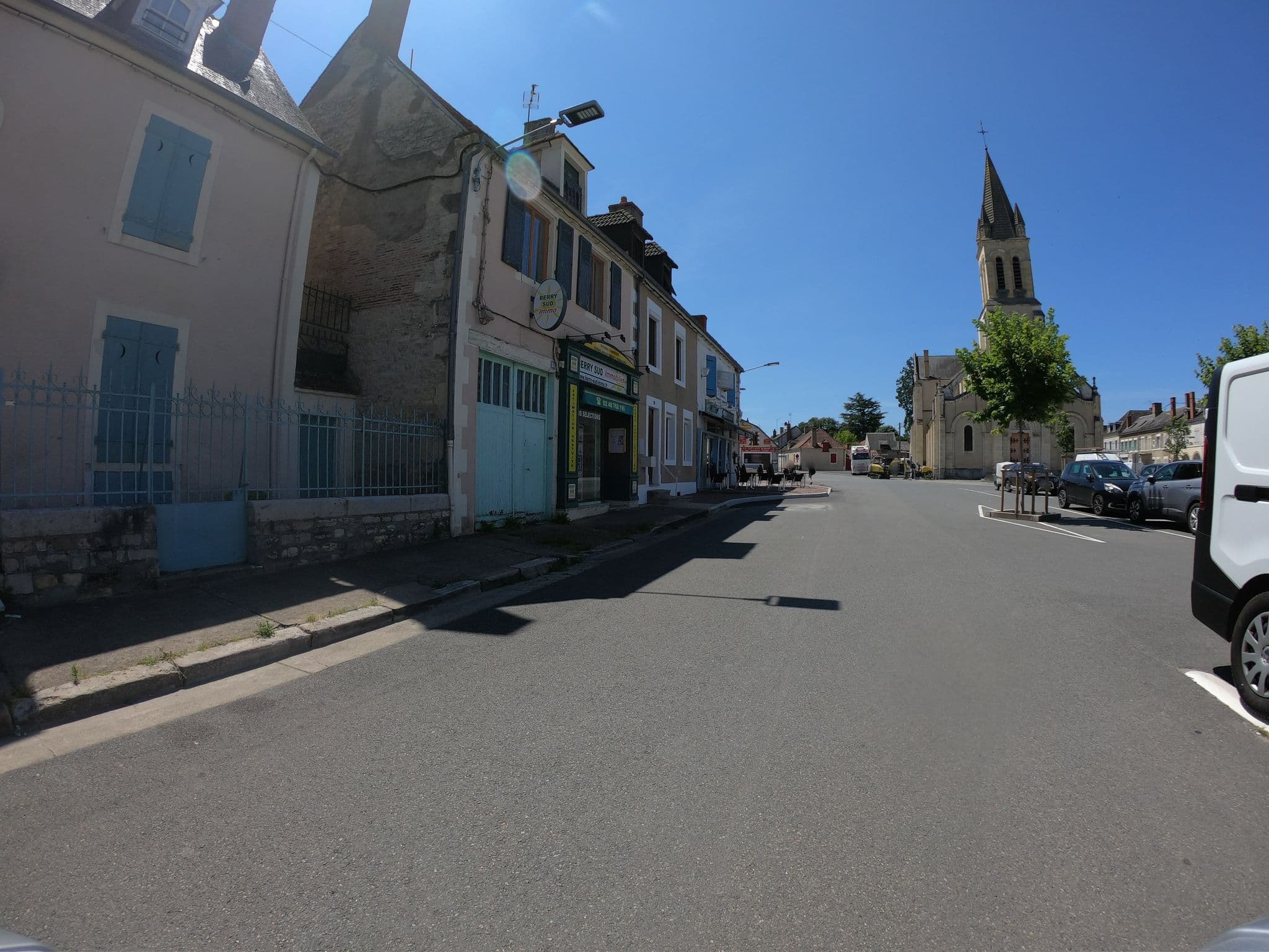 Street view near Hôtel du Commerce, Sancoins — © joostjakob (CC BY-SA · Mapillary)