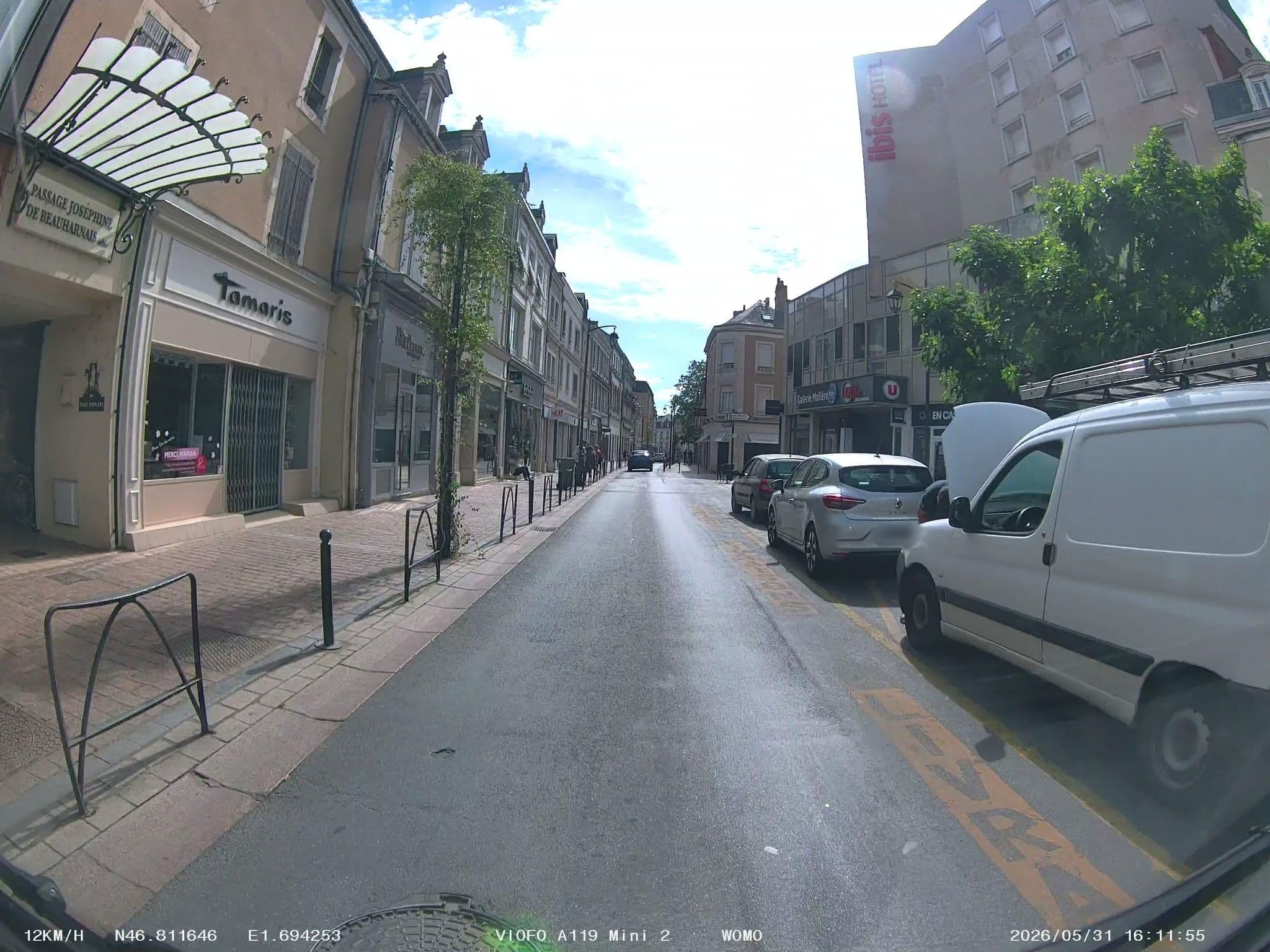 Street view near Ibis Hôtel Chateauroux, Châteauroux — © soulcover (CC BY-SA · Mapillary)