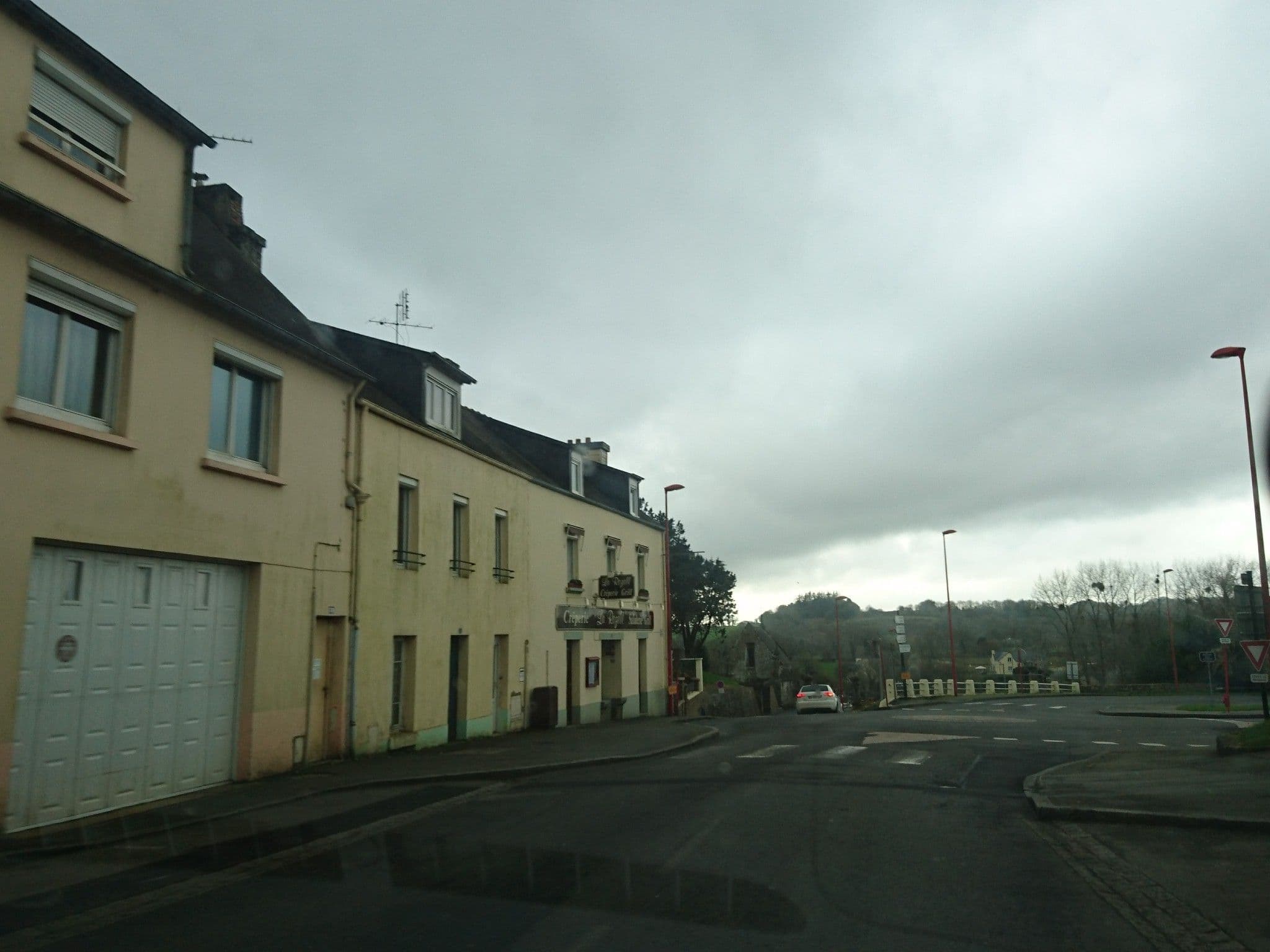 Street view near Les Suites Fisel, Rostrenen — © gotpo (CC BY-SA · Mapillary)