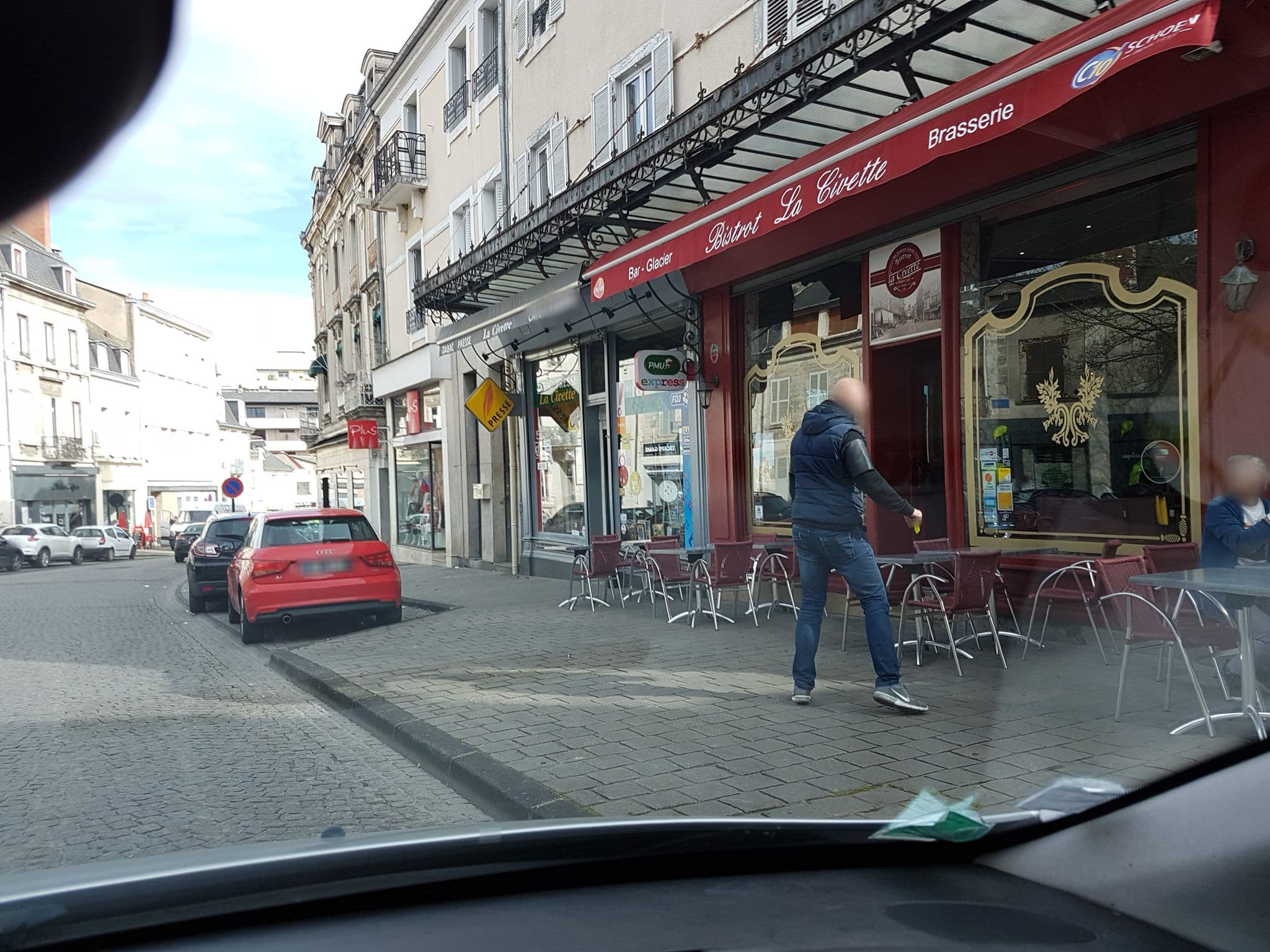 Street view near TUI STORE, Bourges — © mav (CC BY-SA · Mapillary)