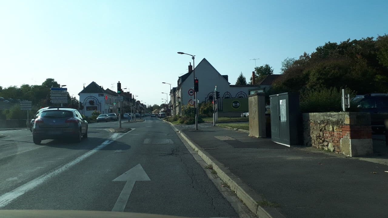 Street view near Hôtel B&B Vierzon, Vierzon — © lluc (CC BY-SA · Mapillary)