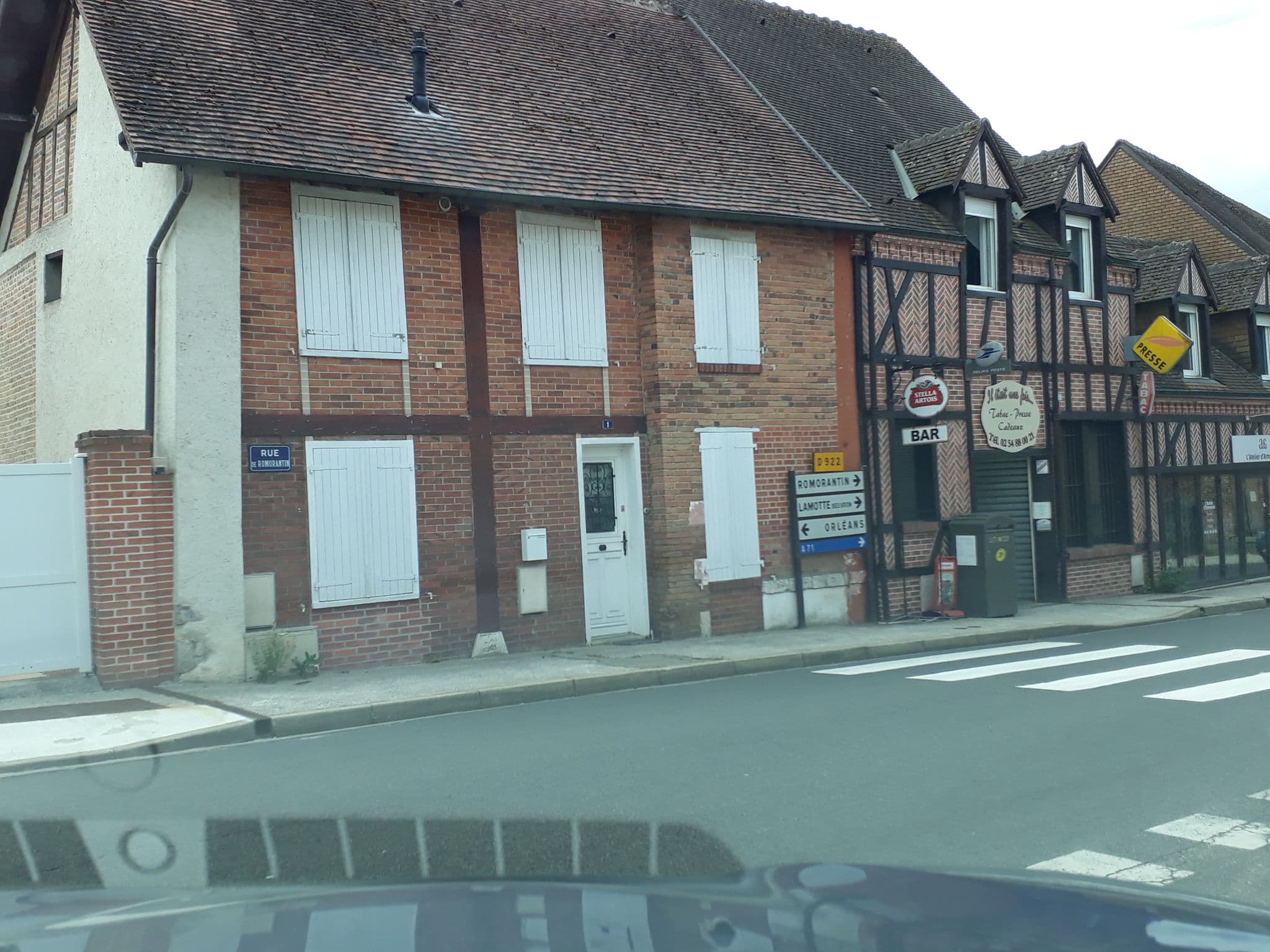 Street view near Km 41, Chaumont-sur-Tharonne — © df45 (CC BY-SA · Mapillary)