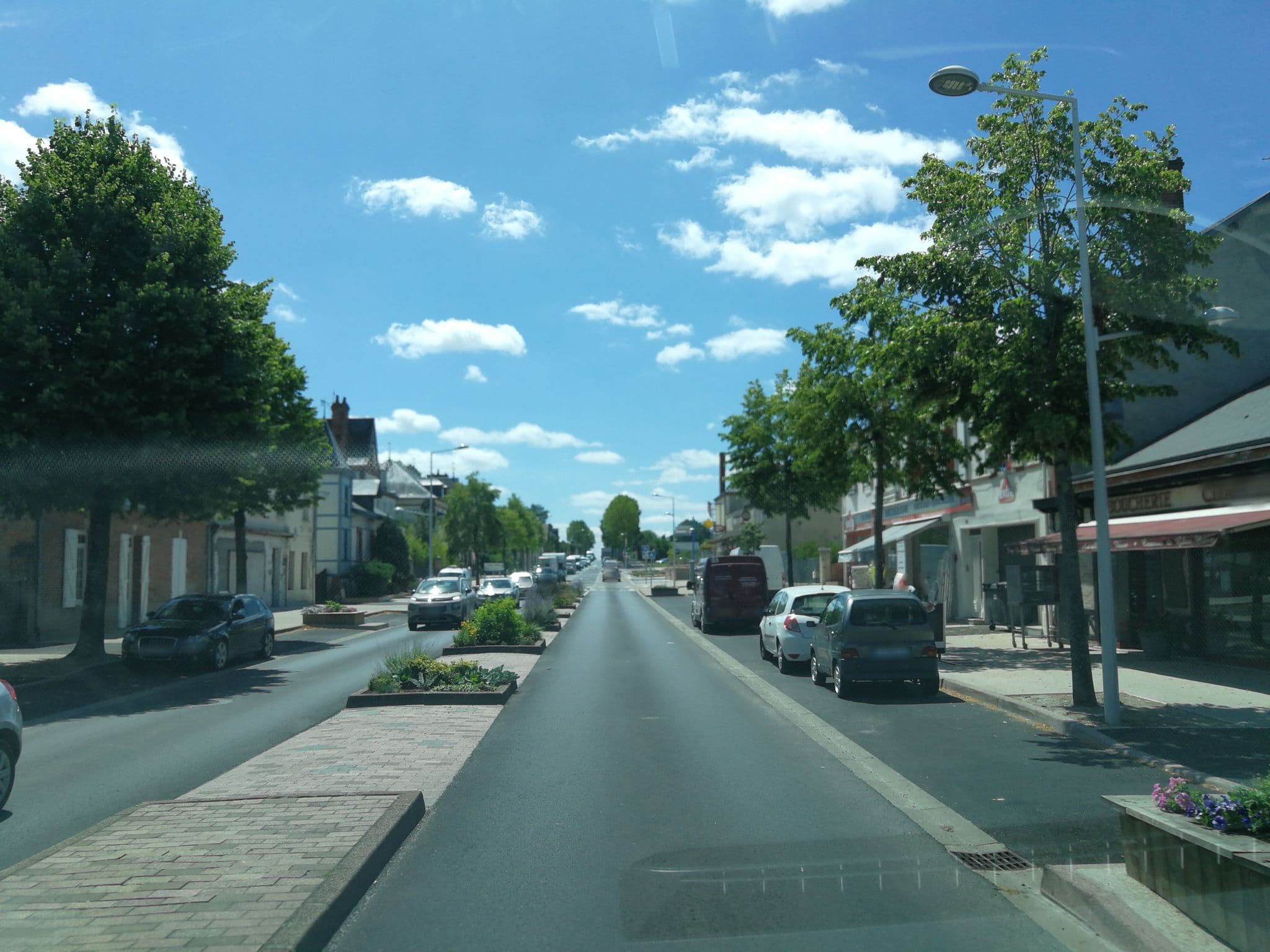 Street view near Hôtel L'Etrier d'Argent, Lamotte-Beuvron — © jerome_pietri (CC BY-SA · Mapillary)