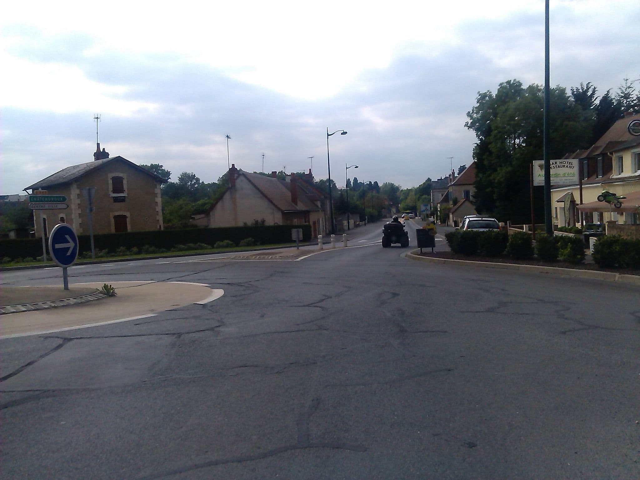 Street view near Berry Hôtel, La Châtre — © changchun1 (CC BY-SA · Mapillary)