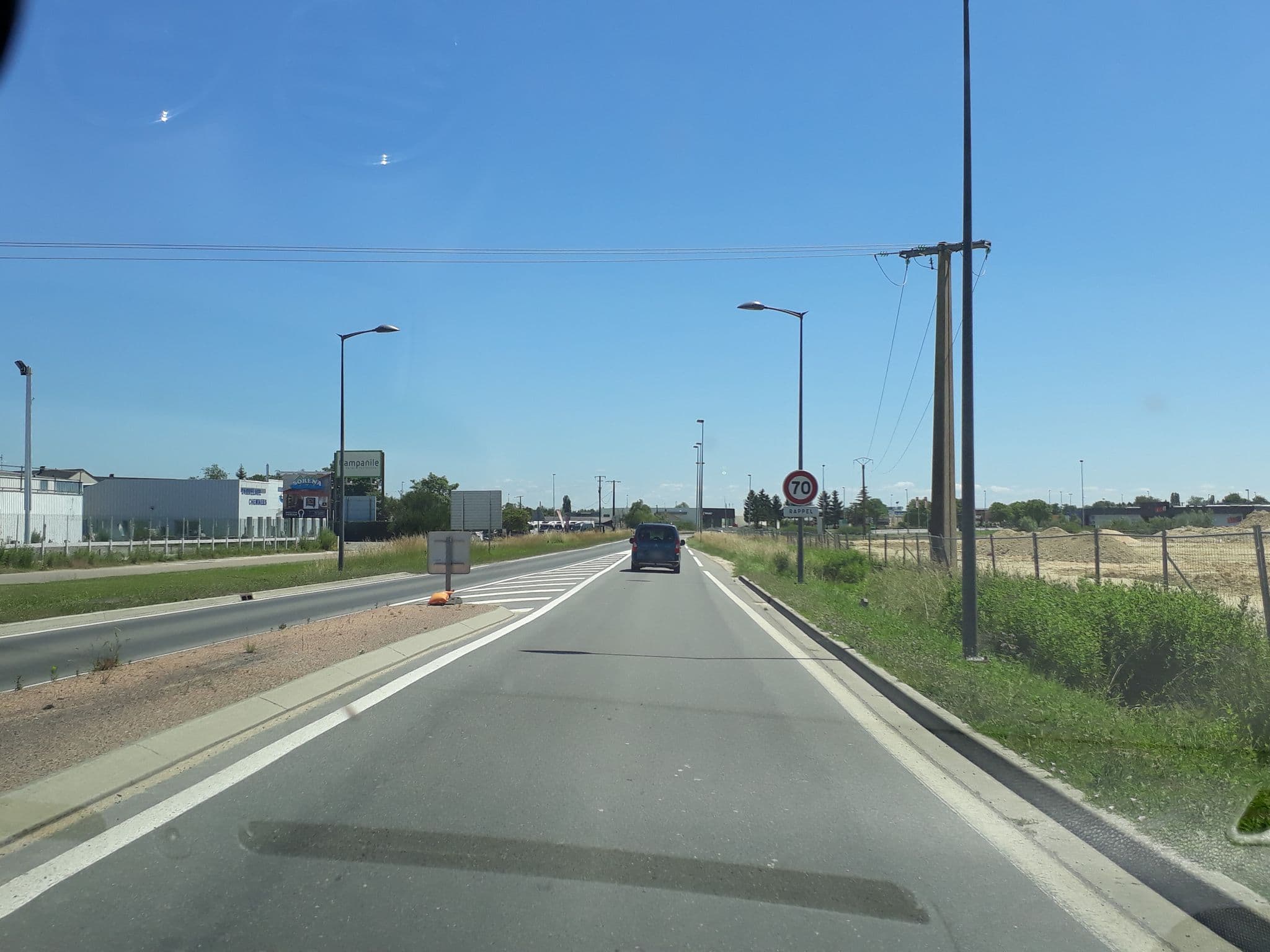 Street view near Hôtel Balladins Bourges, Saint-Doulchard — © df45 (CC BY-SA · Mapillary)