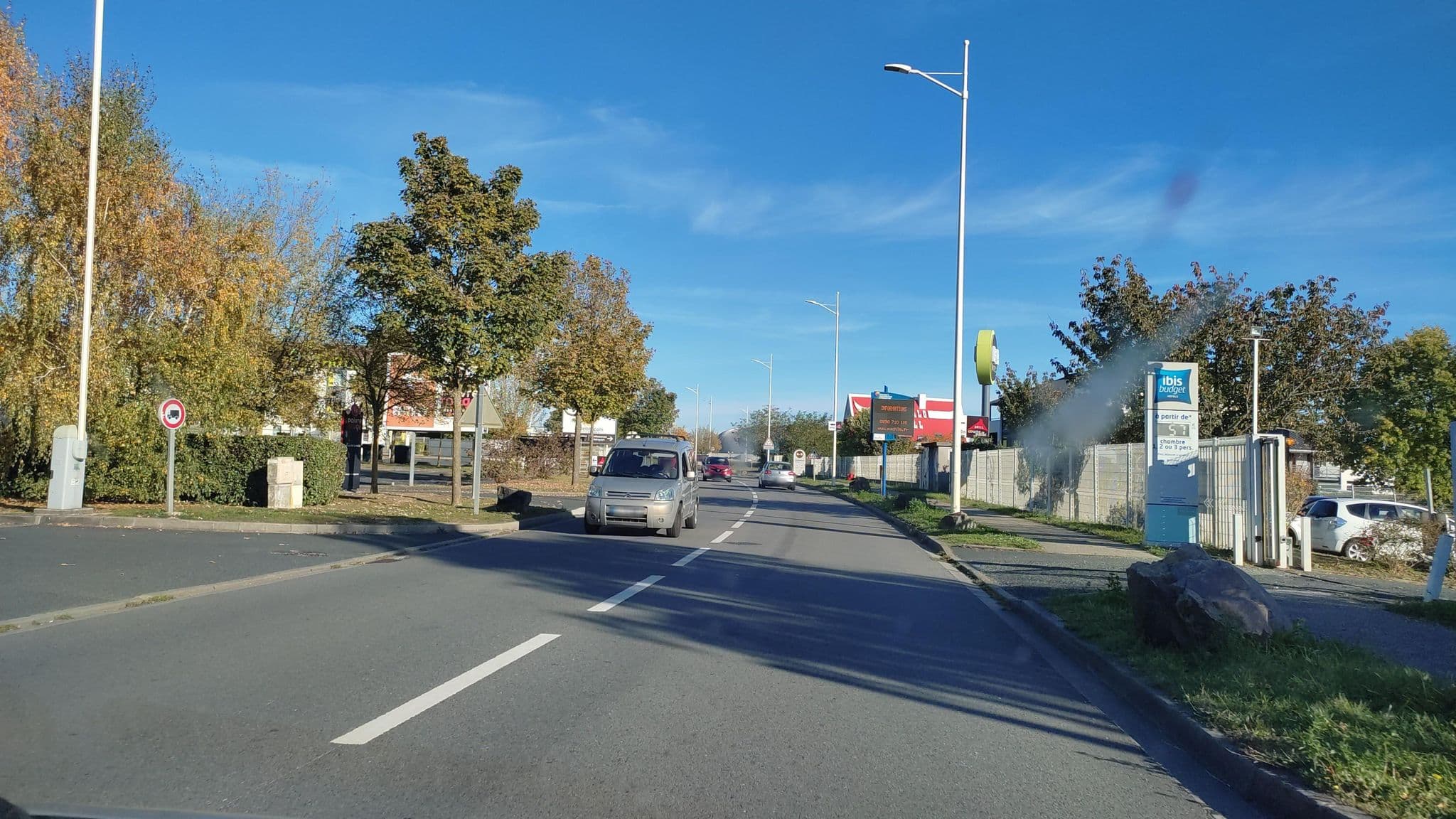 Street view near ibis Budget, Déols — © kritic (CC BY-SA · Mapillary)