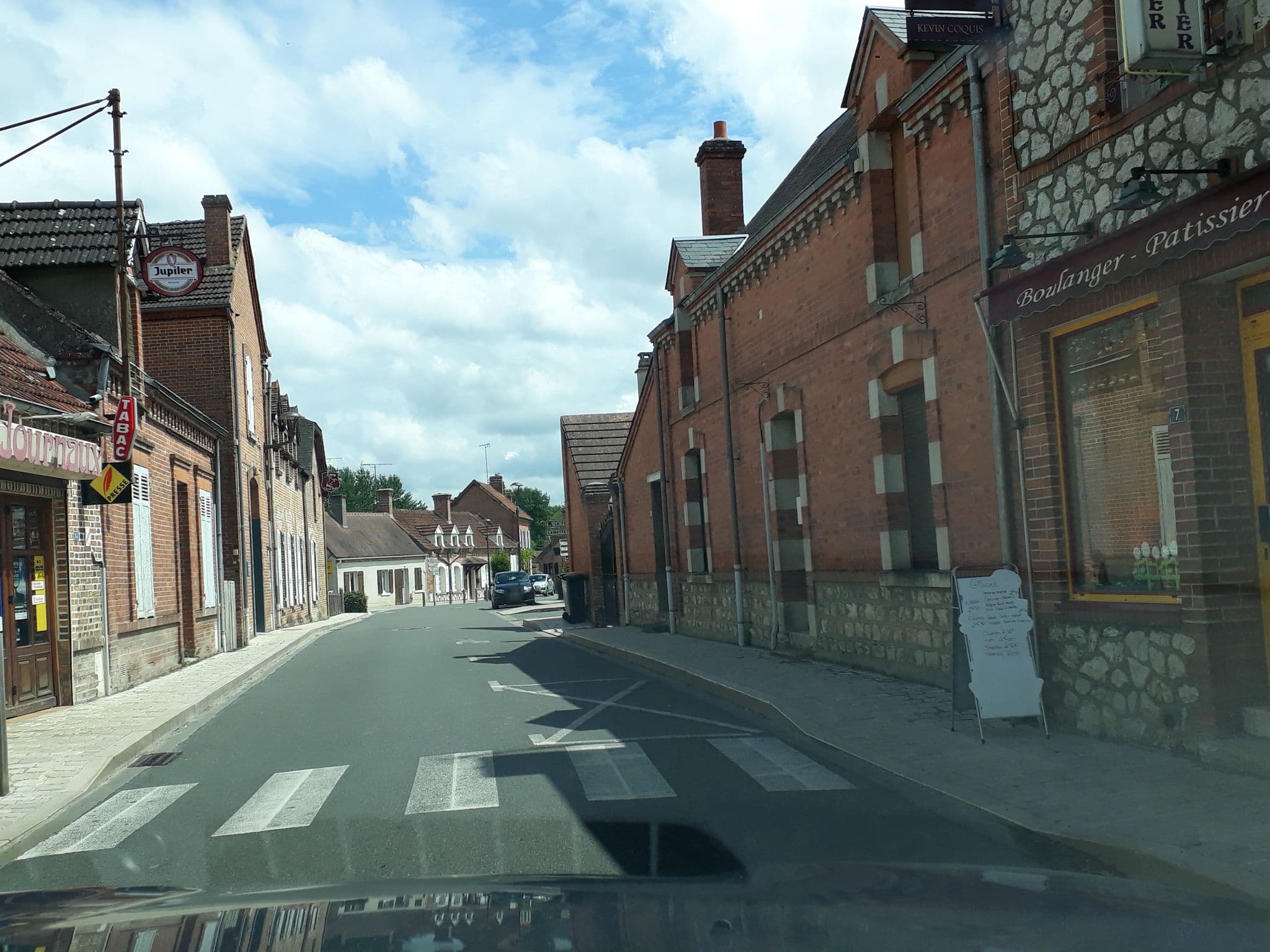Street view near Gîte au coeur d'un joli village Solognot, Chaumont-sur-Tharonne — © df45 (CC BY-SA · Mapillary)