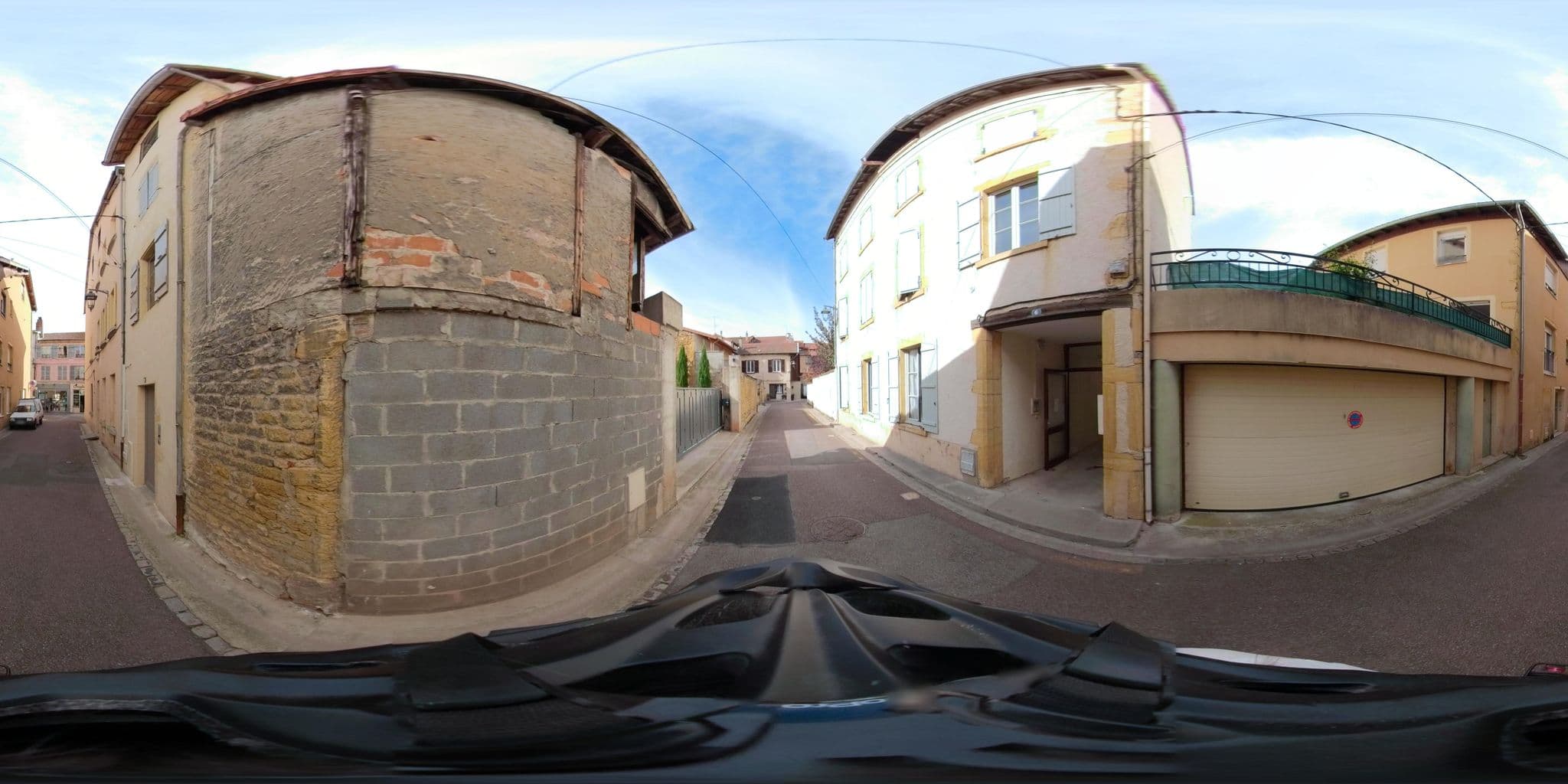 Street view near O Fil de Soie, Charlieu — © capmoustache (CC BY-SA · Mapillary)