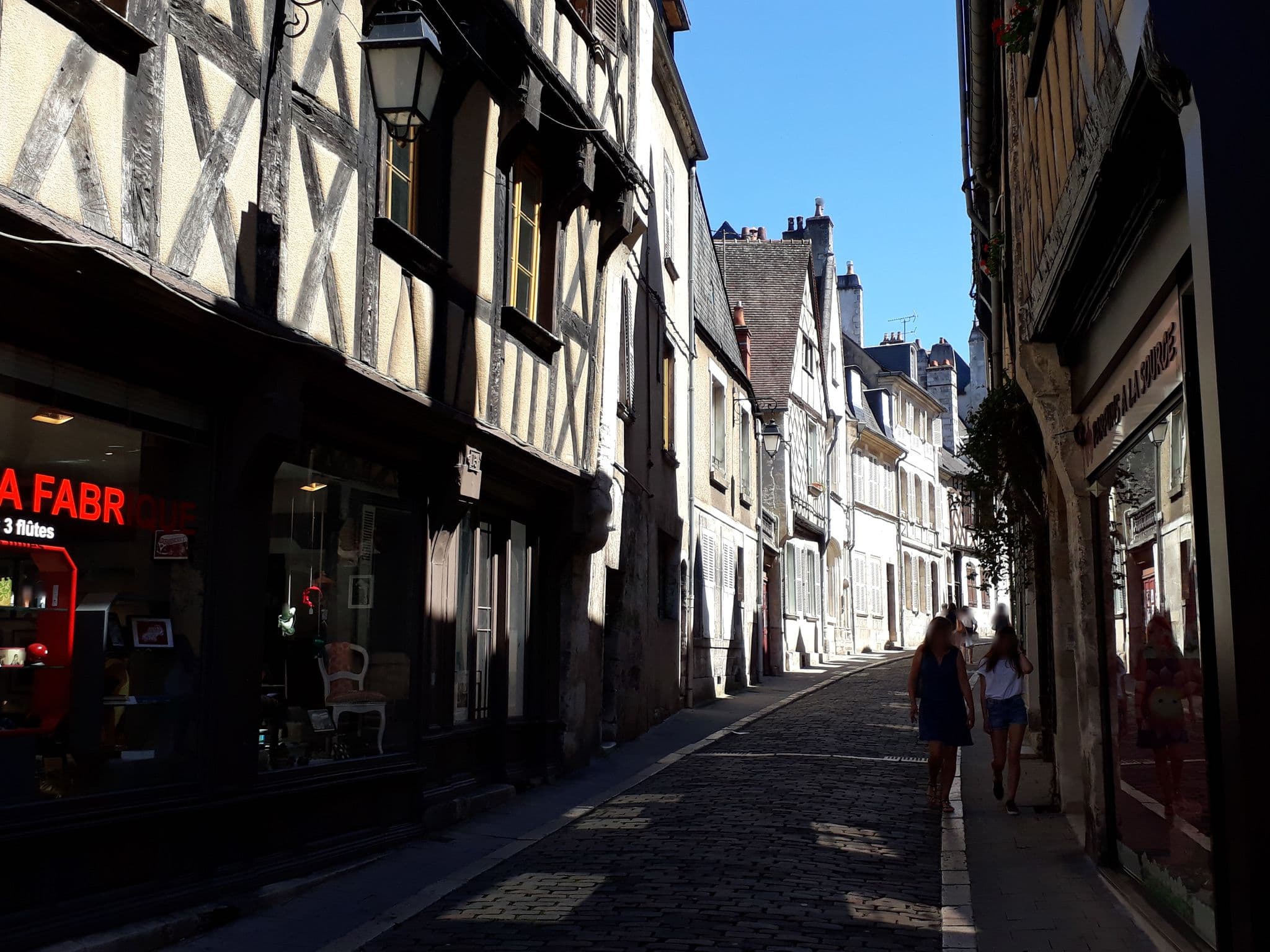 Street view near Hôtel Lallemand, Bourges — © df45 (CC BY-SA · Mapillary)