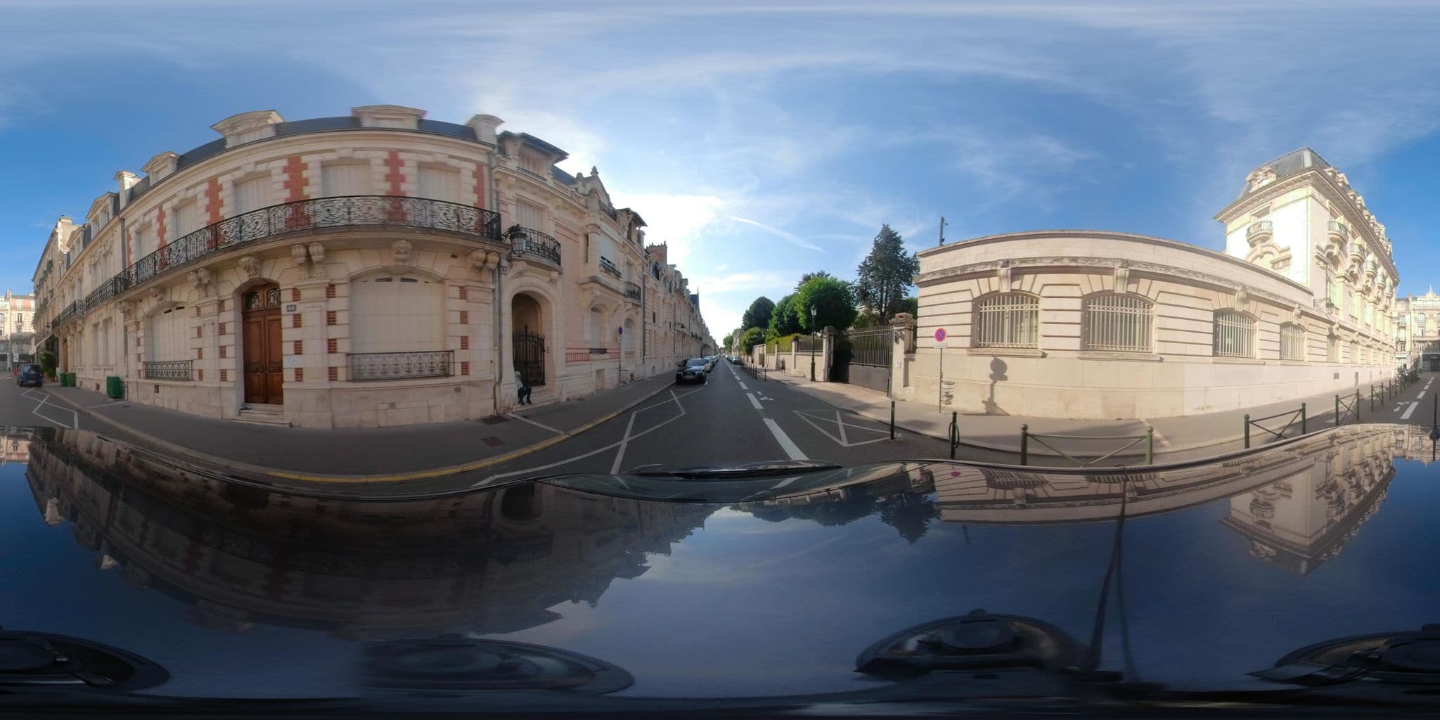 Street view near Novotel Orléans Centre Gare, Orléans — © u4y0u (CC BY-SA · Mapillary)