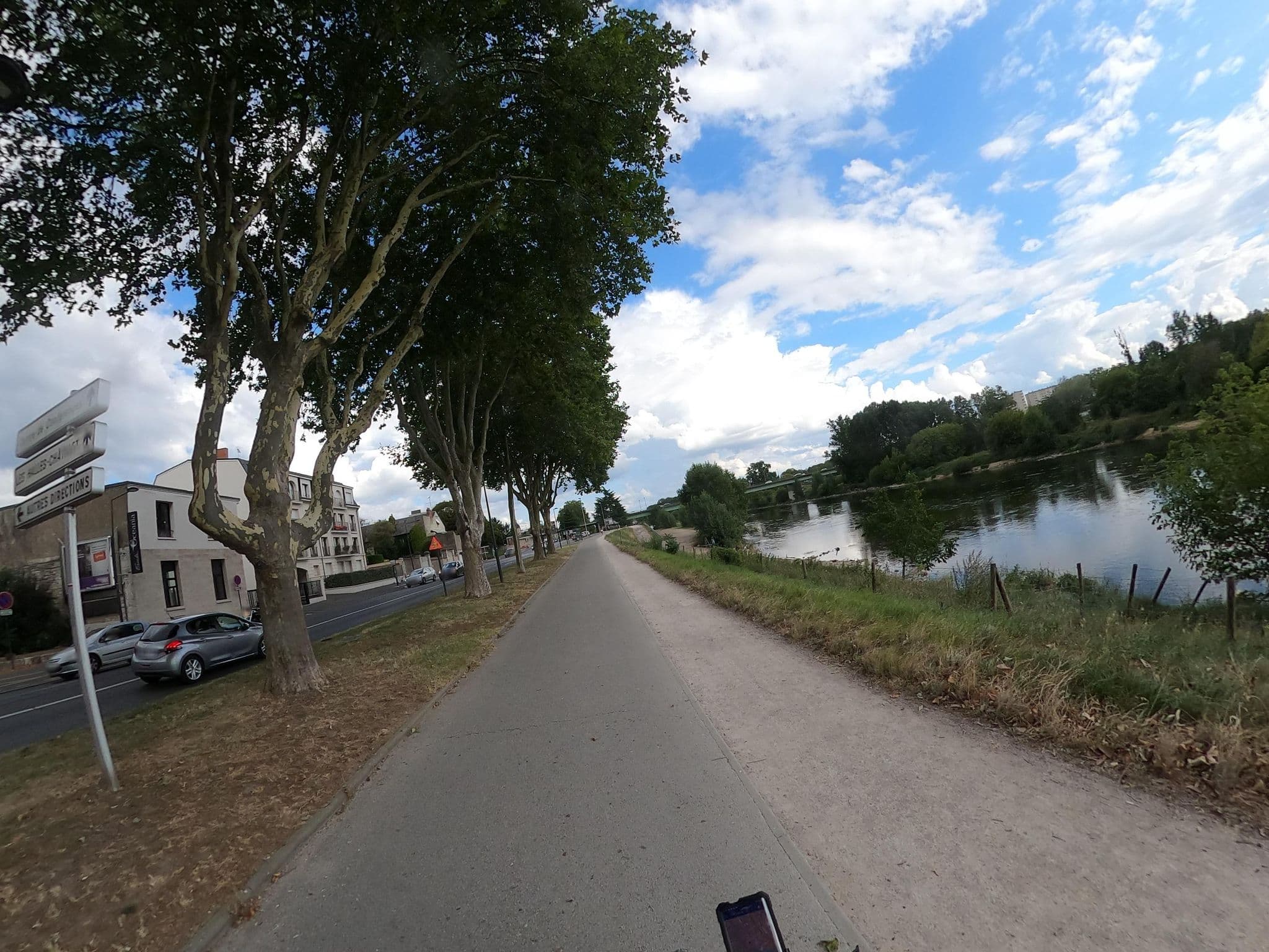 Street view near Mascotte Saint Laurent, Orléans — © u4y0u (CC BY-SA · Mapillary)