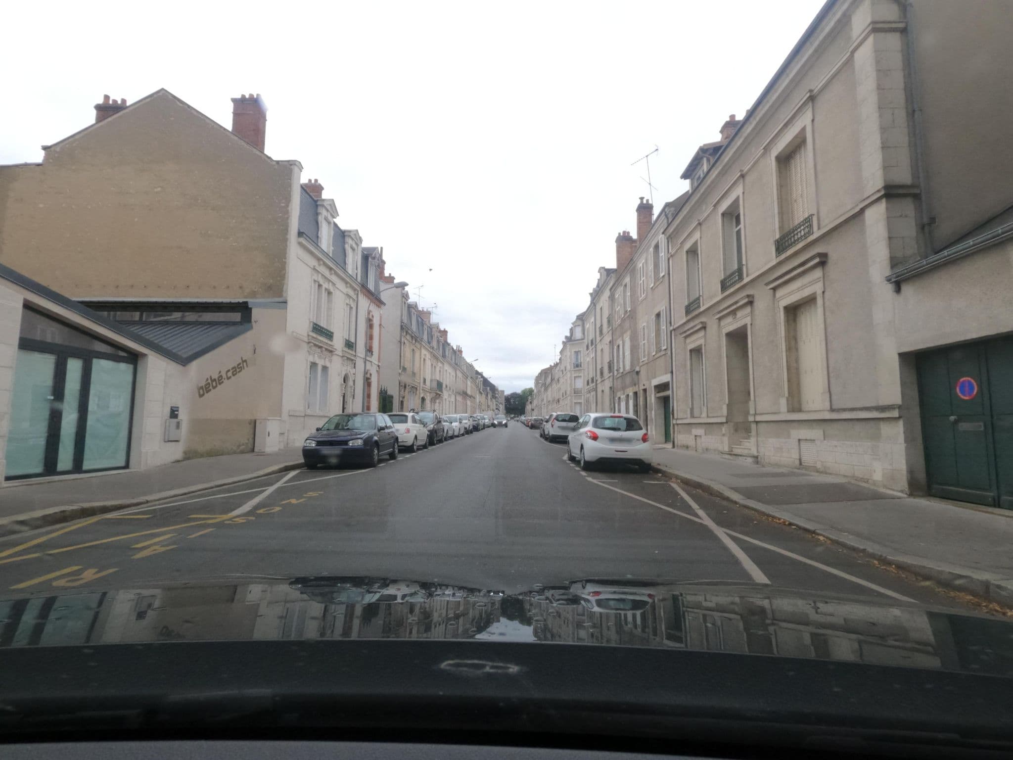 Street view near La Villa Dunois, Orléans — © uwekoch (CC BY-SA · Mapillary)