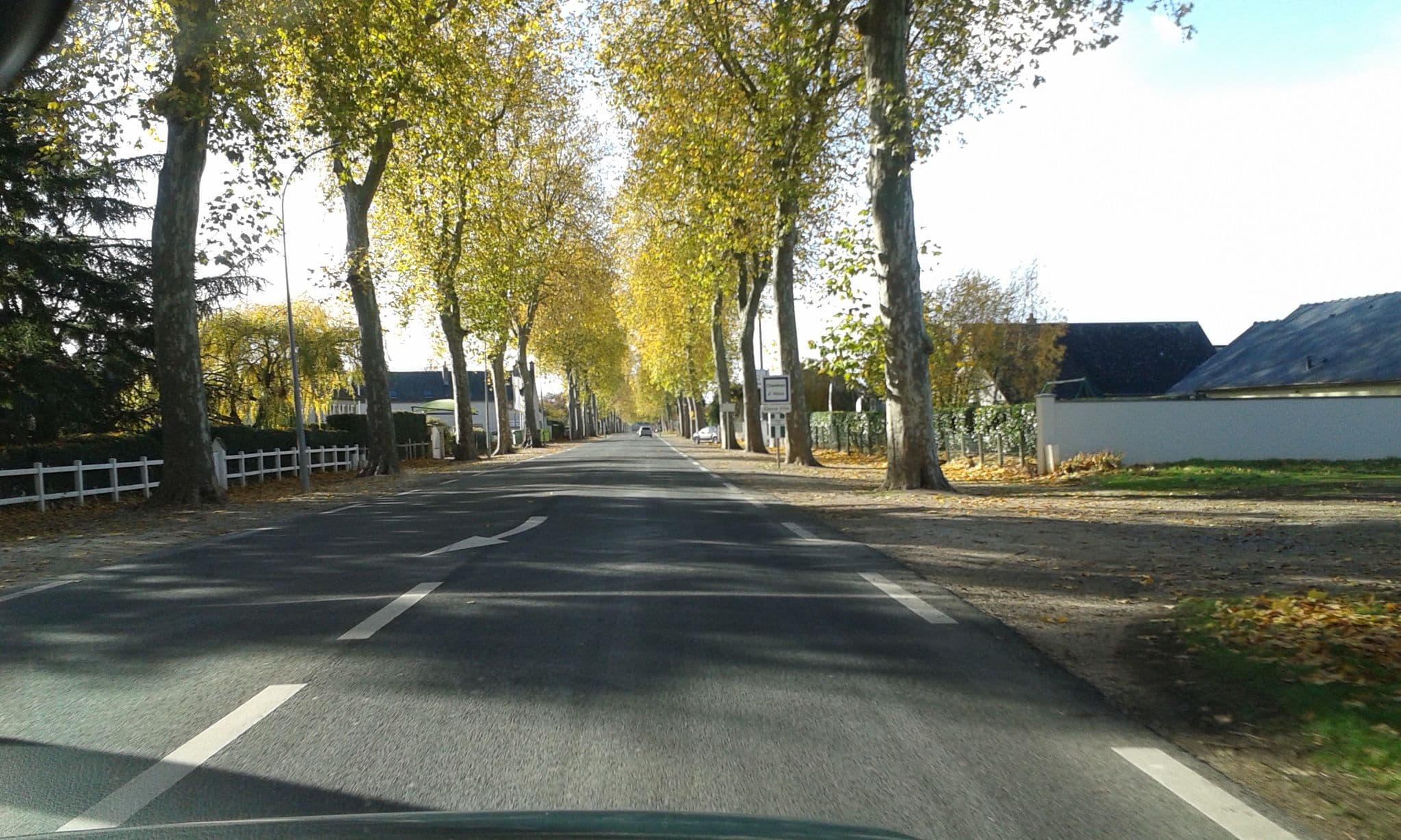 Street view near Les 4 Saisons Piscine intérieure, Mer — © df45 (CC BY-SA · Mapillary)