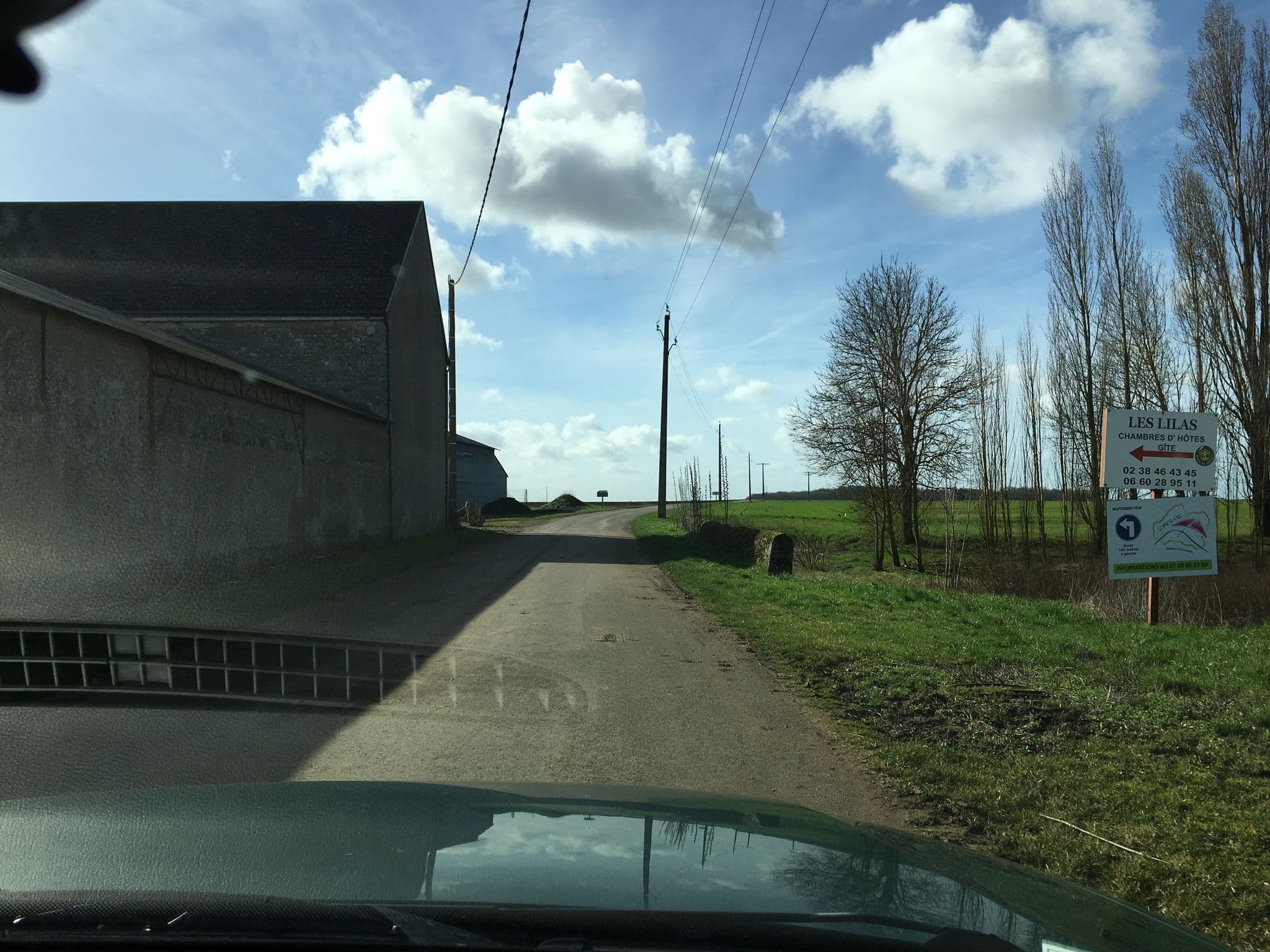 Street view near Les Lilas by Gîtes de France, Baule — © df45 (CC BY-SA · Mapillary)