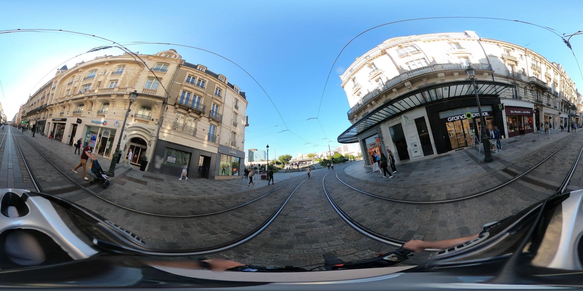 Street view near Best Western ontbijtbuffet, Orléans — © u4y0u (CC BY-SA · Mapillary)