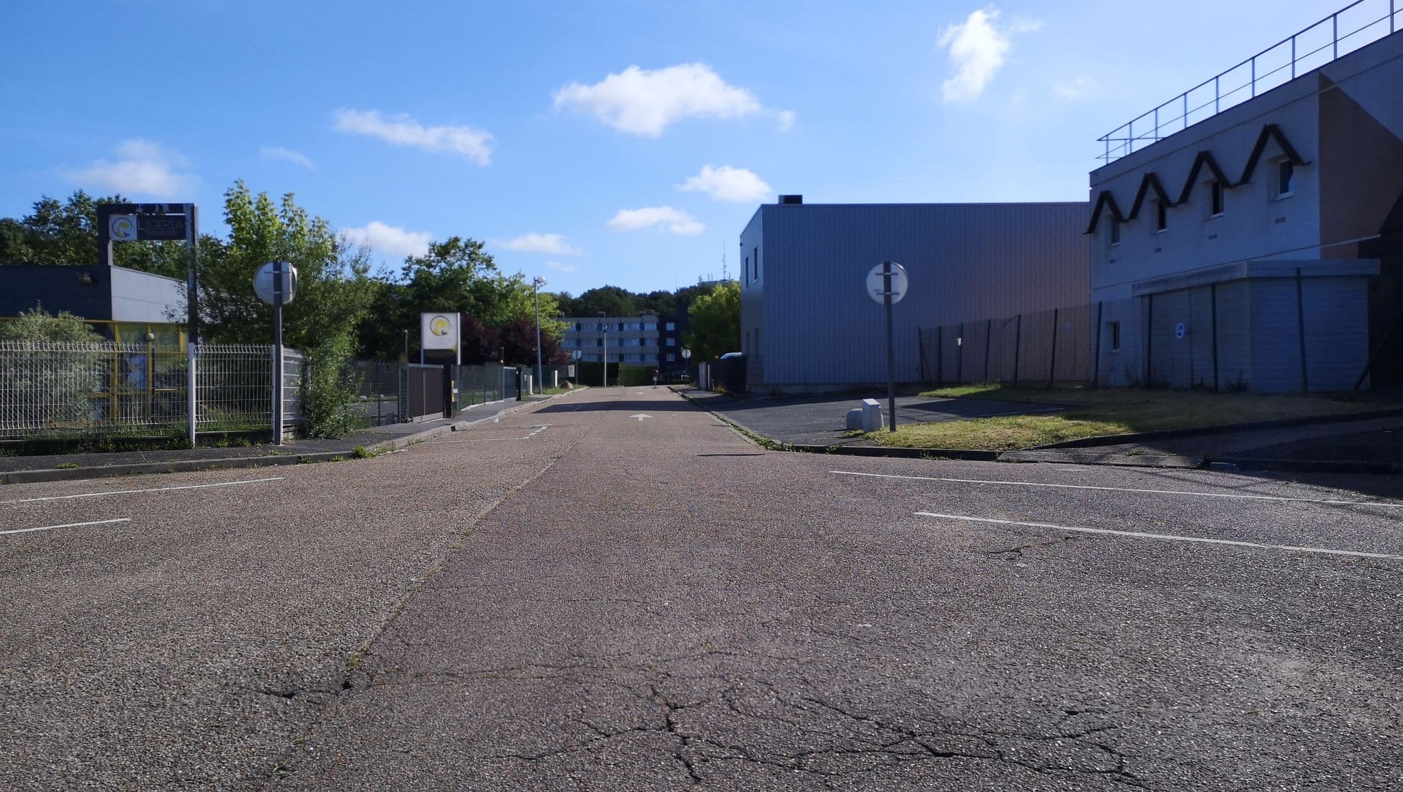 Street view near hotelF1 Orléans St Jean de Braye, Saint-Jean-de-Braye — © u4y0u (CC BY-SA · Mapillary)