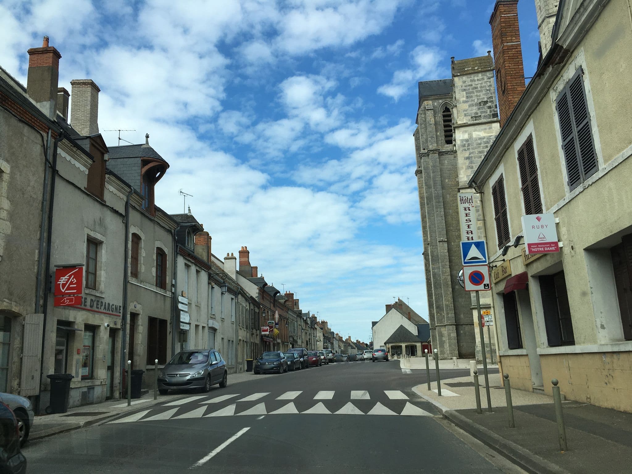 Street view near Hôtel Notre Dame, Cléry-Saint-André — © df45 (CC BY-SA · Mapillary)