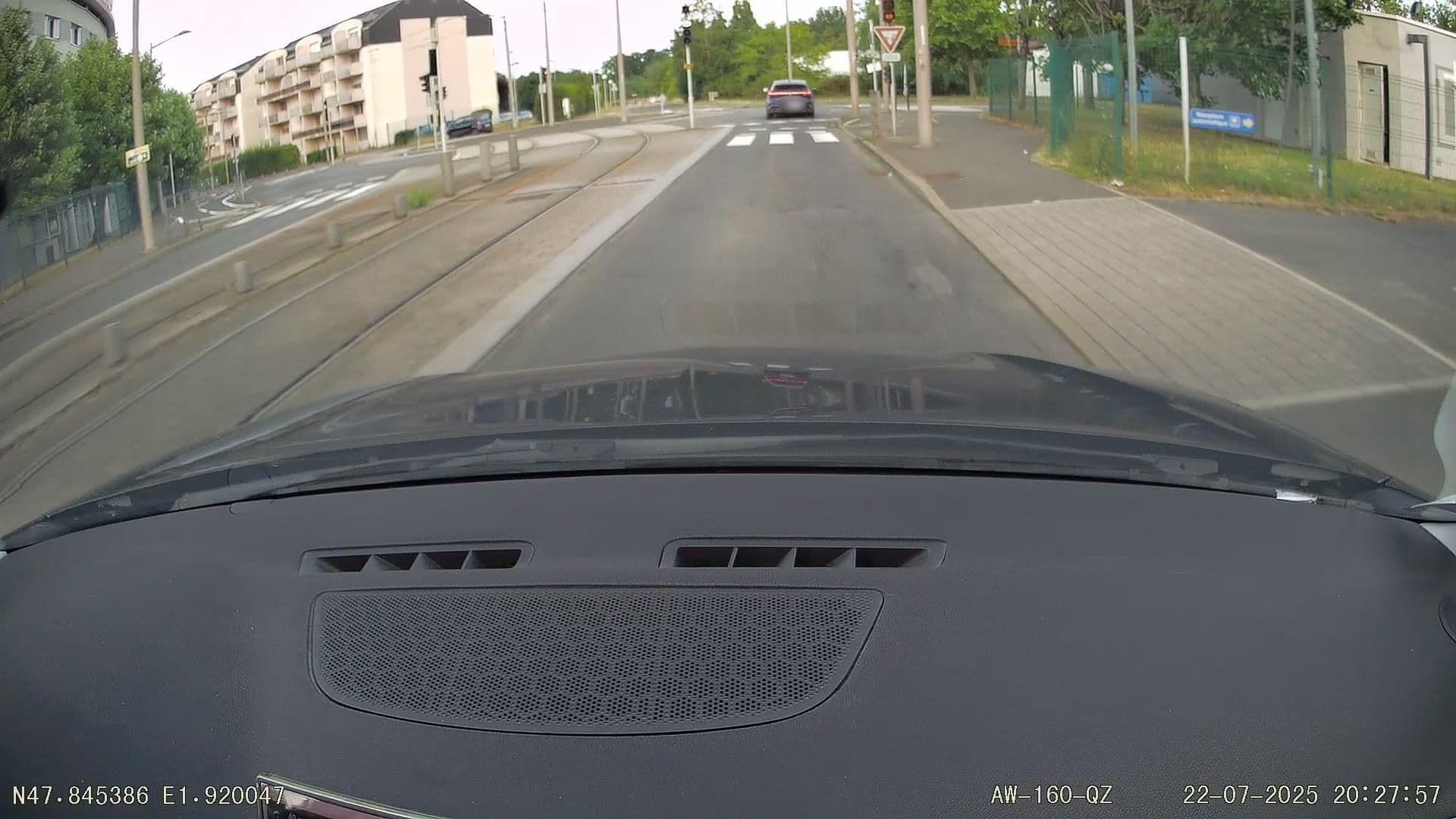 Street view near Bonsaï Hôtel d'Orleans, Olivet — © Hiigara (CC BY-SA · Mapillary)