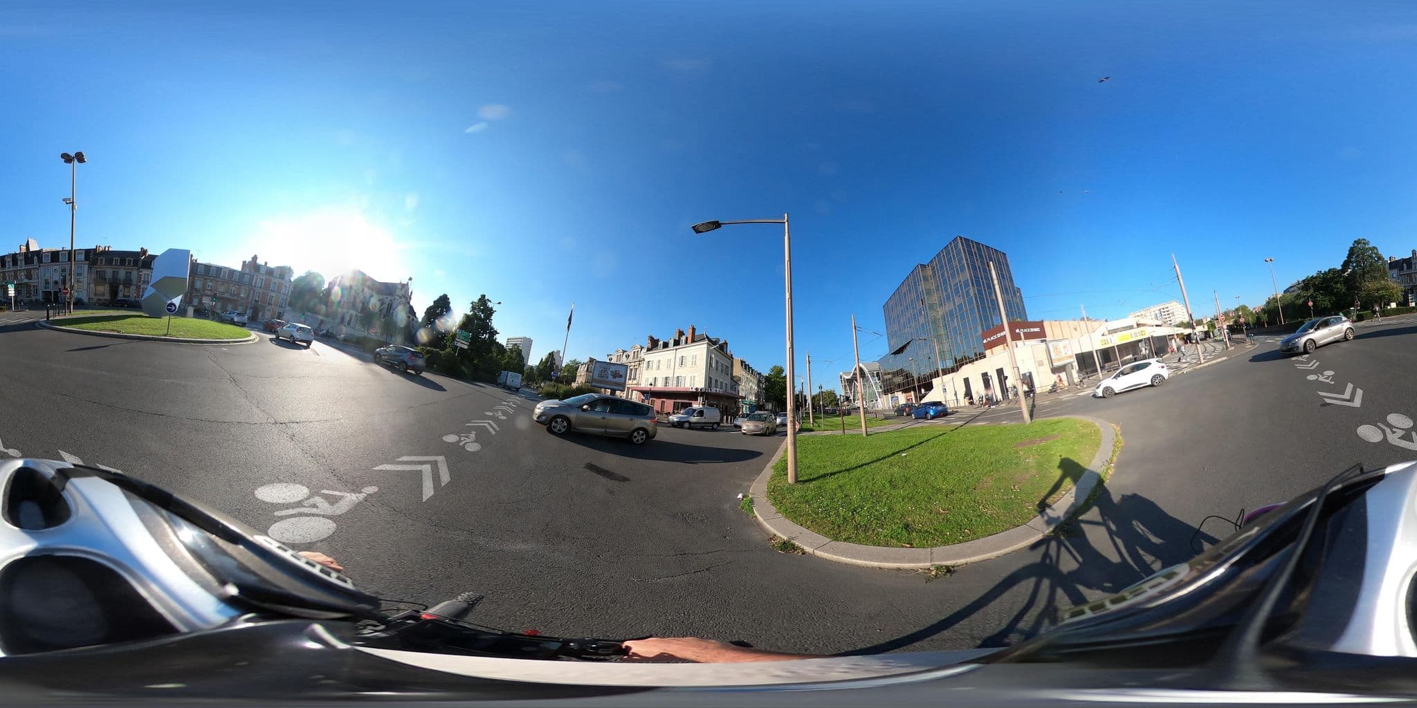 Street view near Hotel De Blois, Orléans — © u4y0u (CC BY-SA · Mapillary)