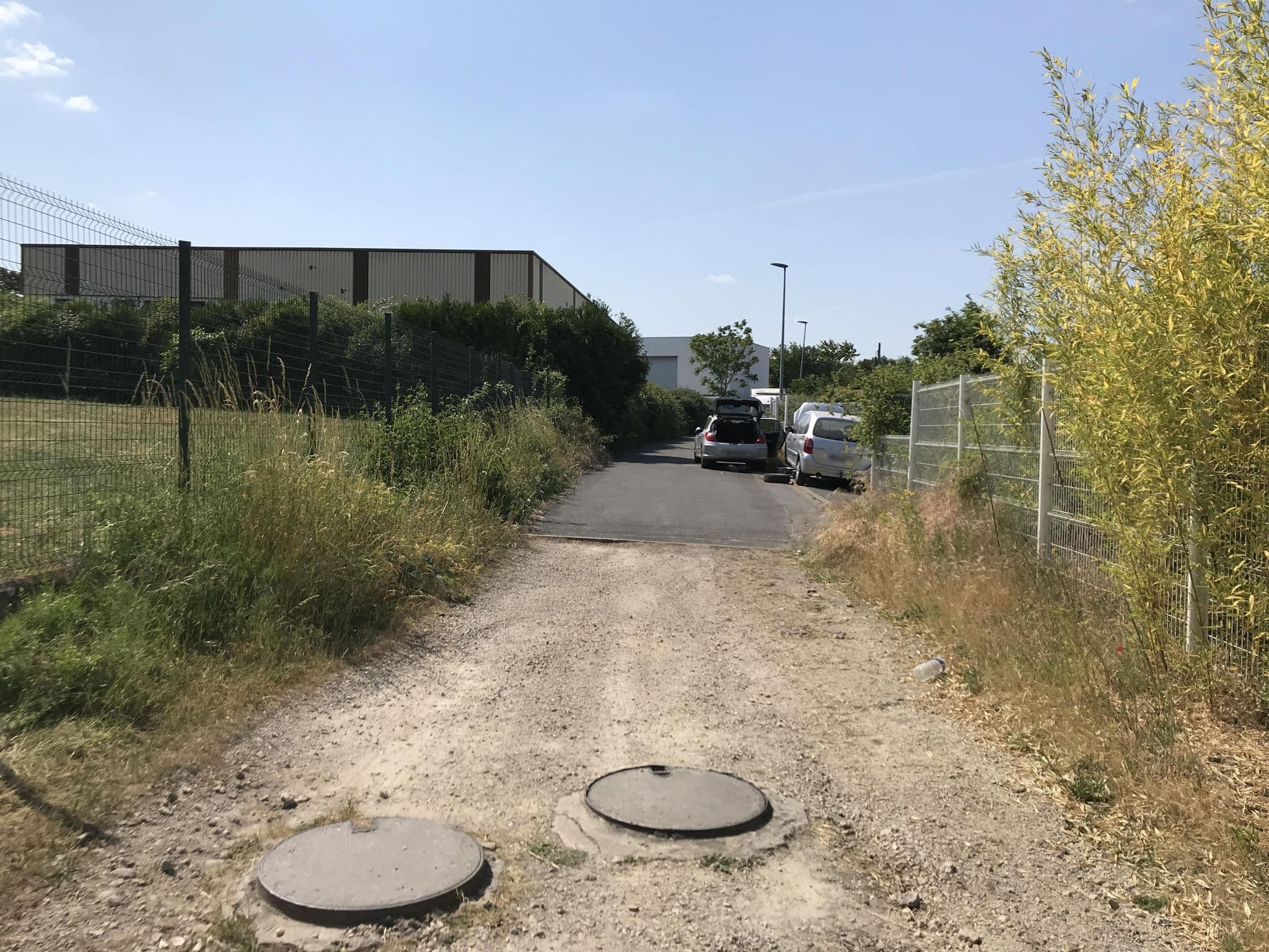 Street view near Comfort Hotel Linas - Montlhery, Linas — © josmougn (CC BY-SA · Mapillary)