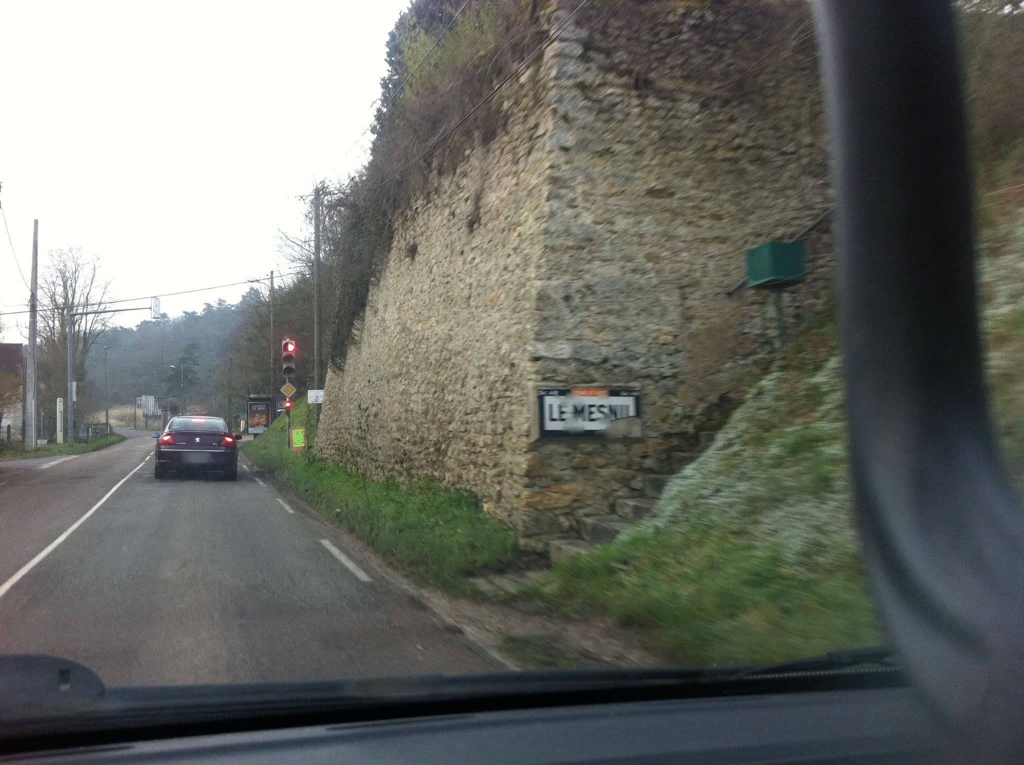 Street view near La Ferme des Acacias, Étampes — © eric_pommereau (CC BY-SA · Mapillary)