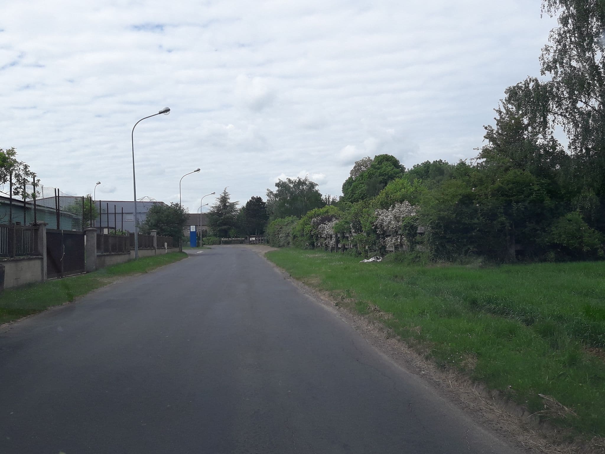 Street view near Domaine Malar, Saclas — © marcussacapuces91 (CC BY-SA · Mapillary)