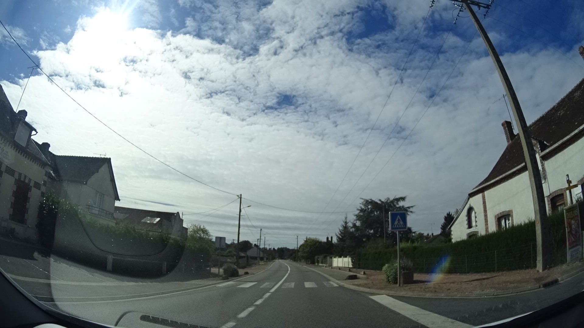 Street view near Au Bon Accueil, Amilly — © ljbouere (CC BY-SA · Mapillary)