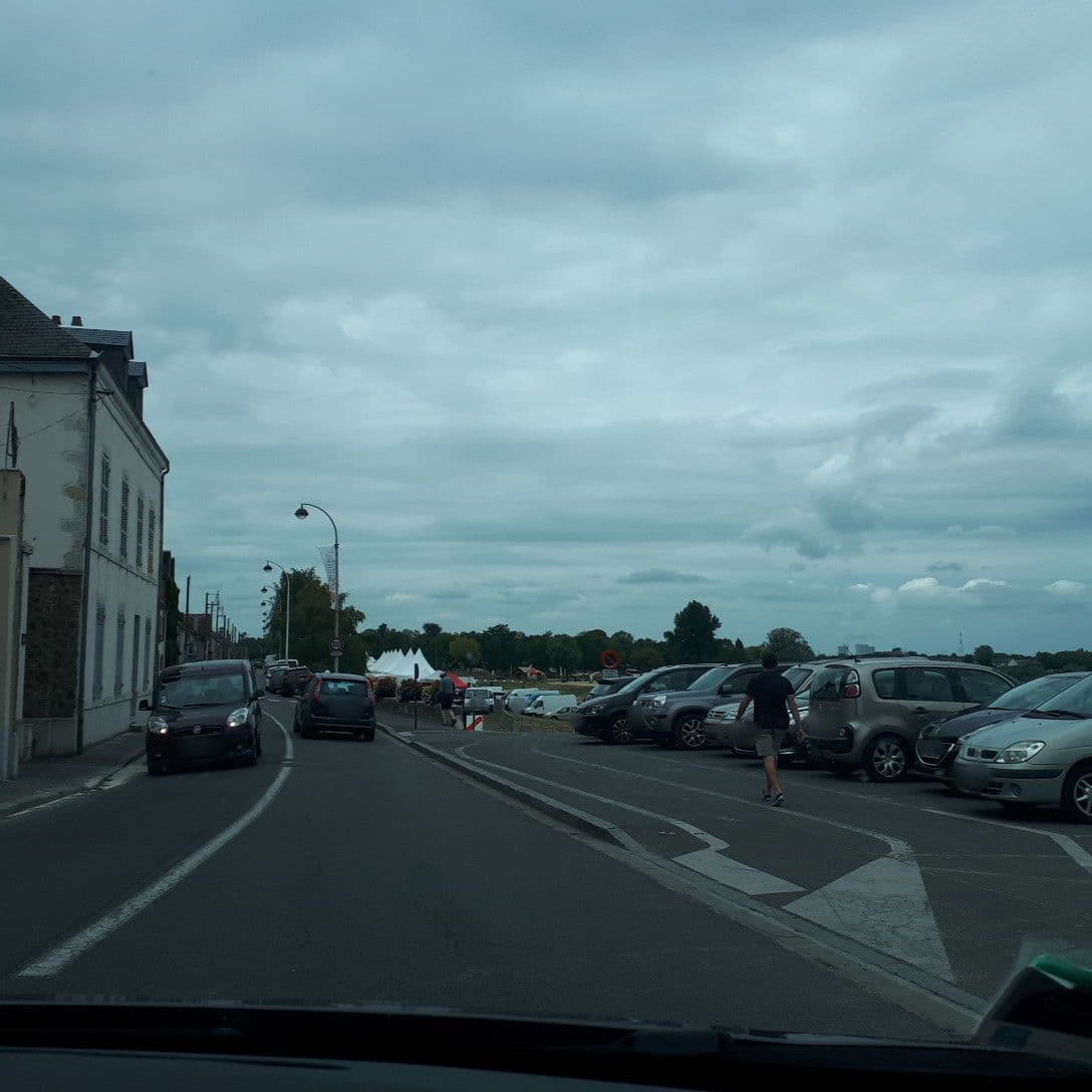 Street view near Le Repos du Marinier, Gien — © lluc (CC BY-SA · Mapillary)