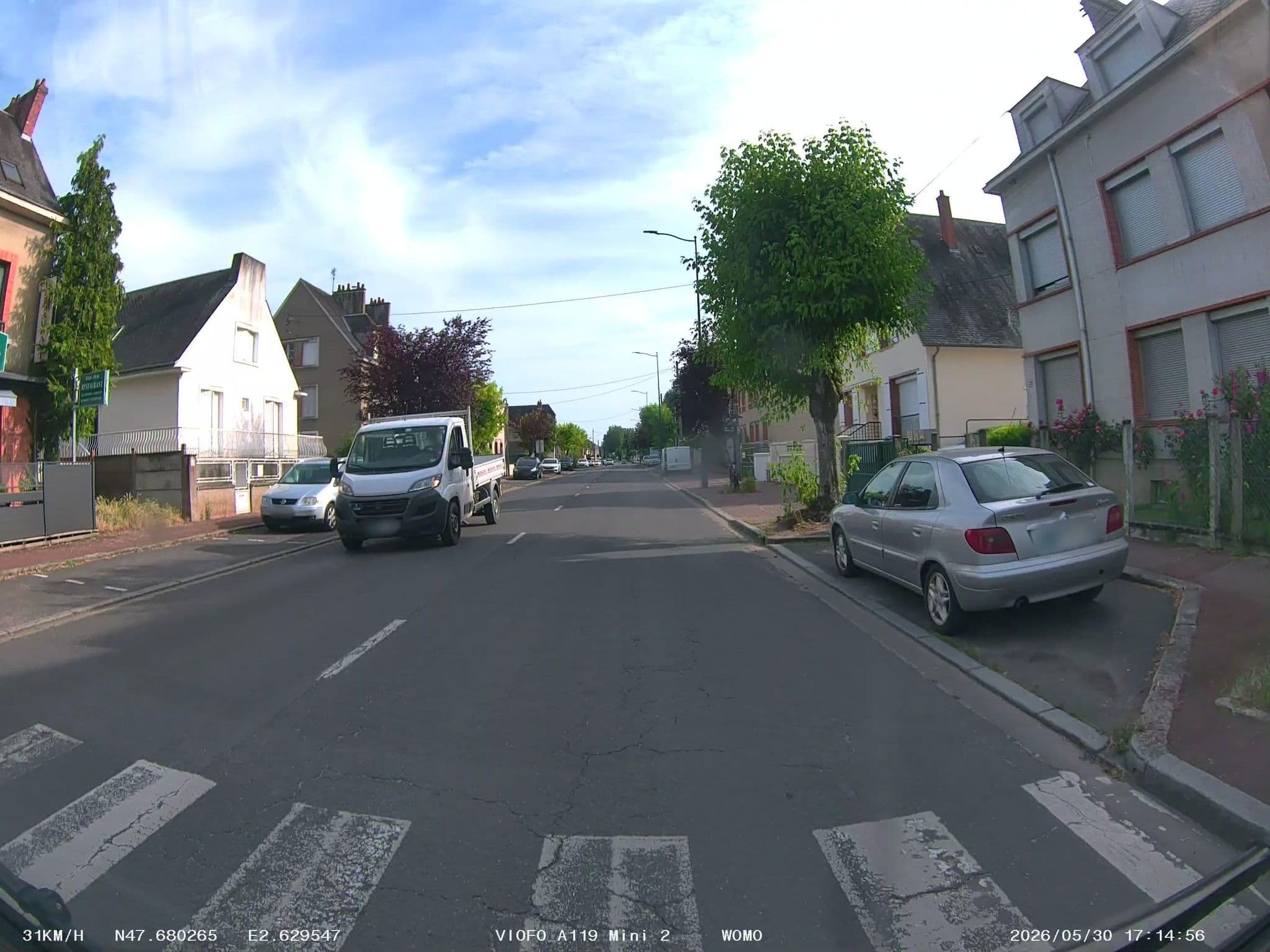 Street view near Hôtel du Cerf, Gien — © soulcover (CC BY-SA · Mapillary)