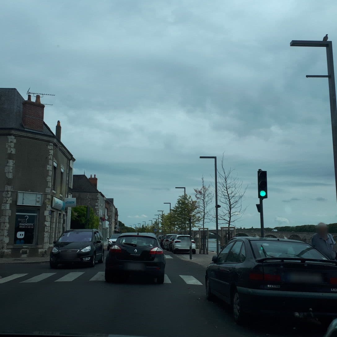 Street view near Le Jeanne d'Arc, Gien — © lluc (CC BY-SA · Mapillary)