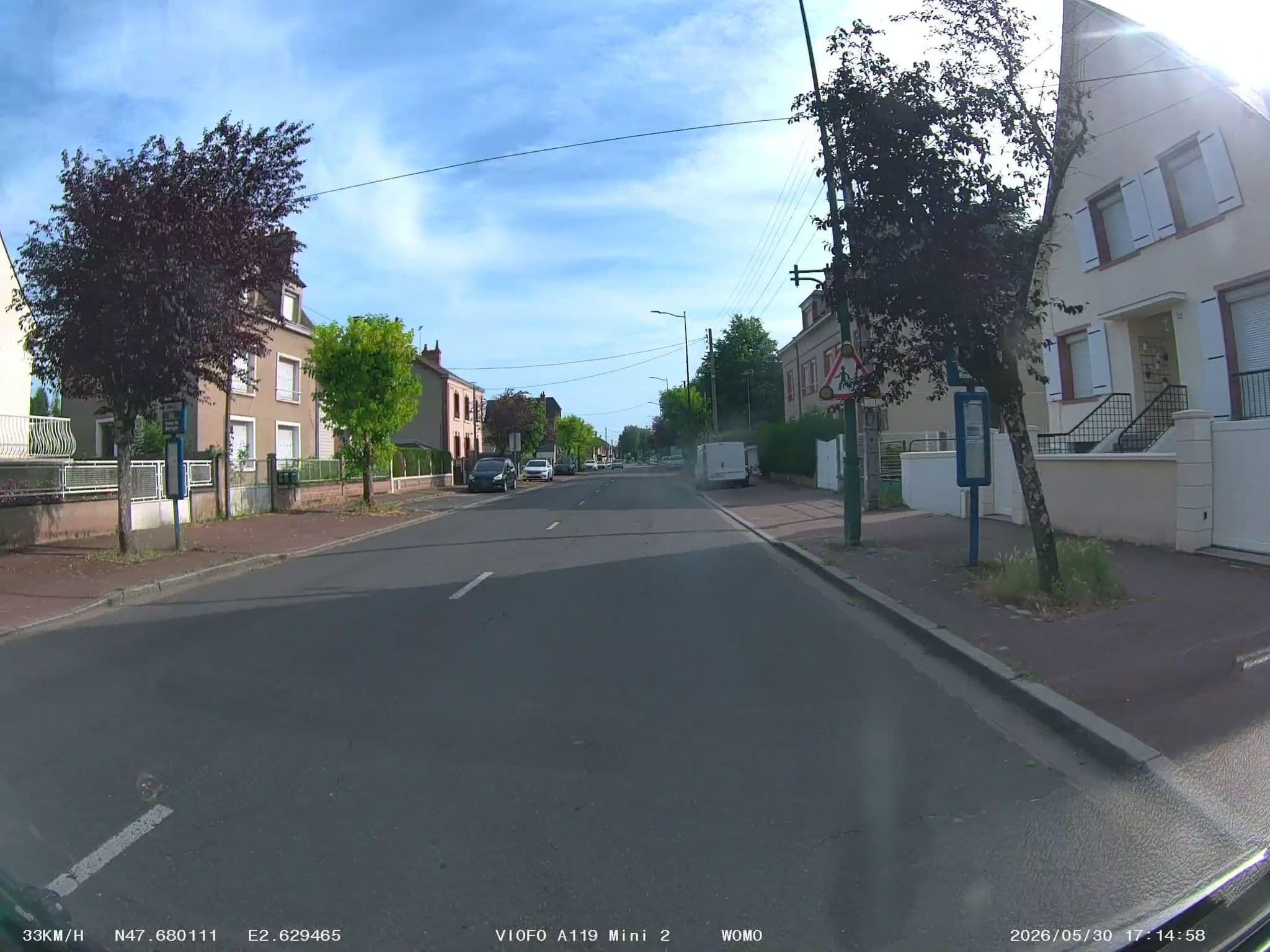 Street view near Hotel Anne De Beaujeu, Gien — © soulcover (CC BY-SA · Mapillary)
