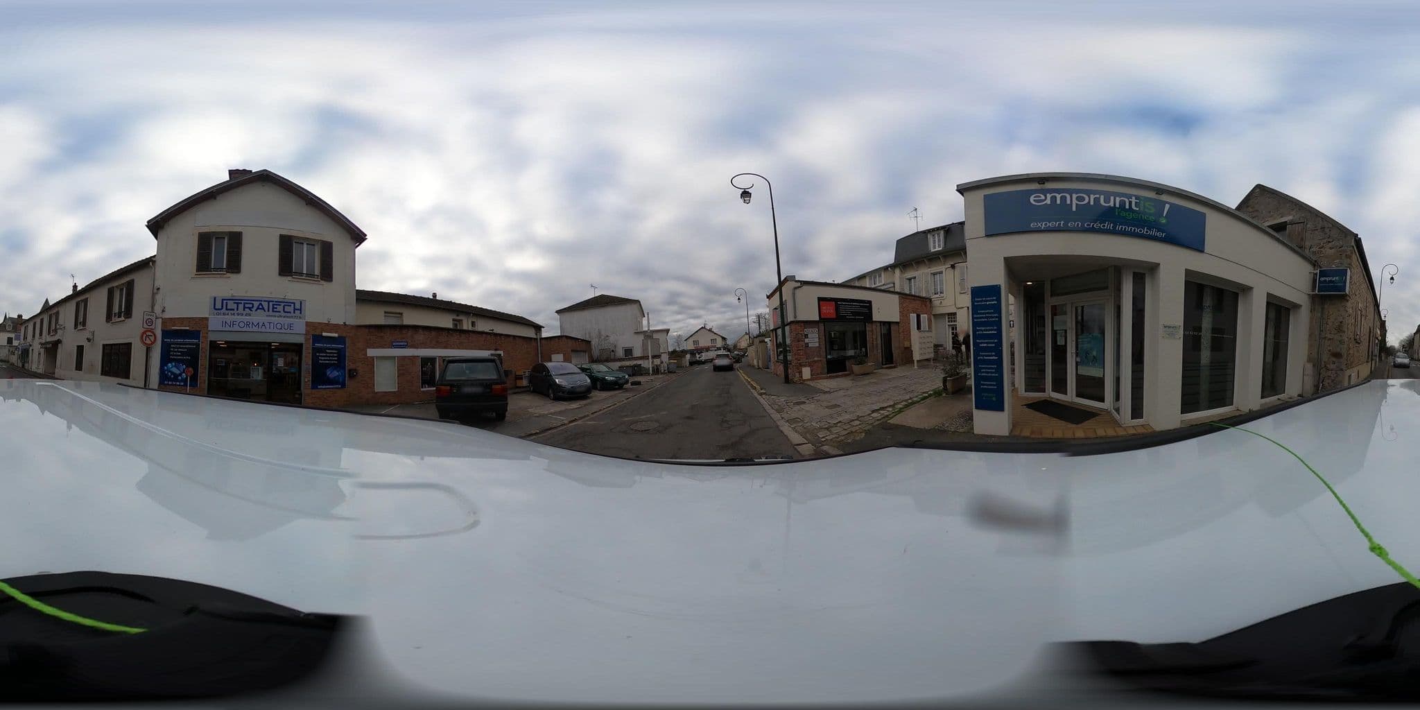 Street view near Hôtel du Manoir, Chartrettes — © gobomap77 (CC BY-SA · Mapillary)